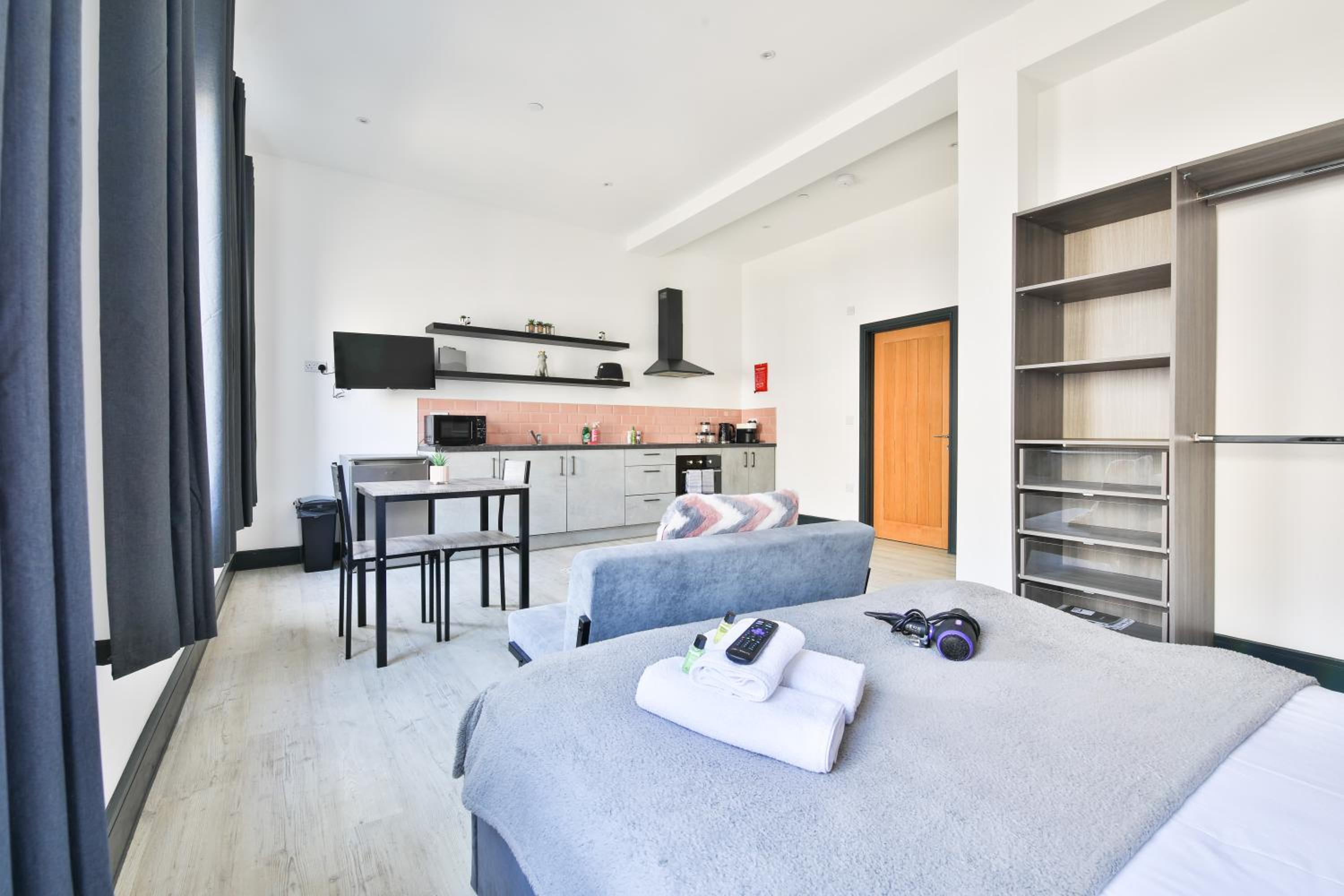 Studio Apartment photo 3