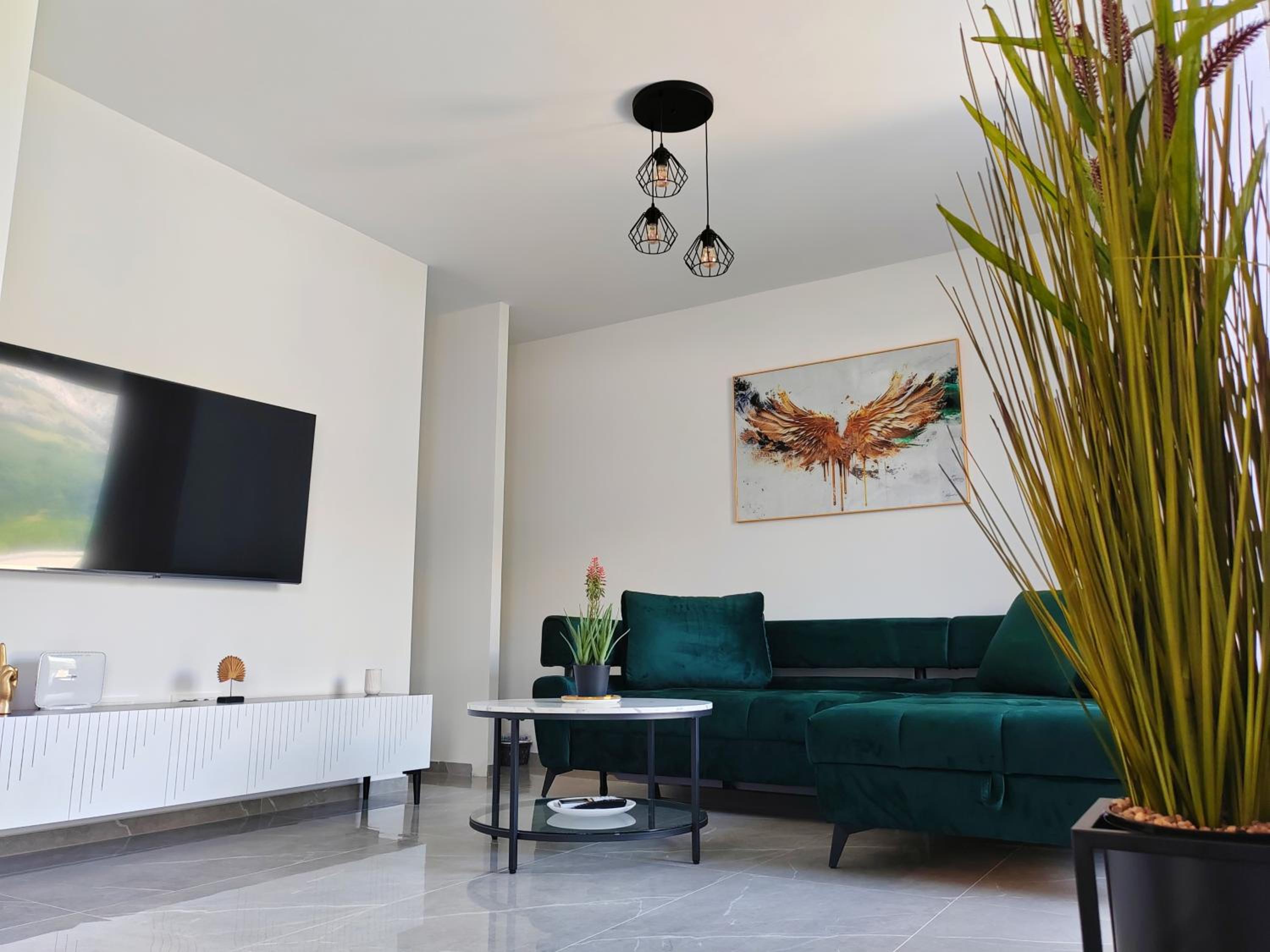 Two-Bedroom Apartment with Mountain View photo 1