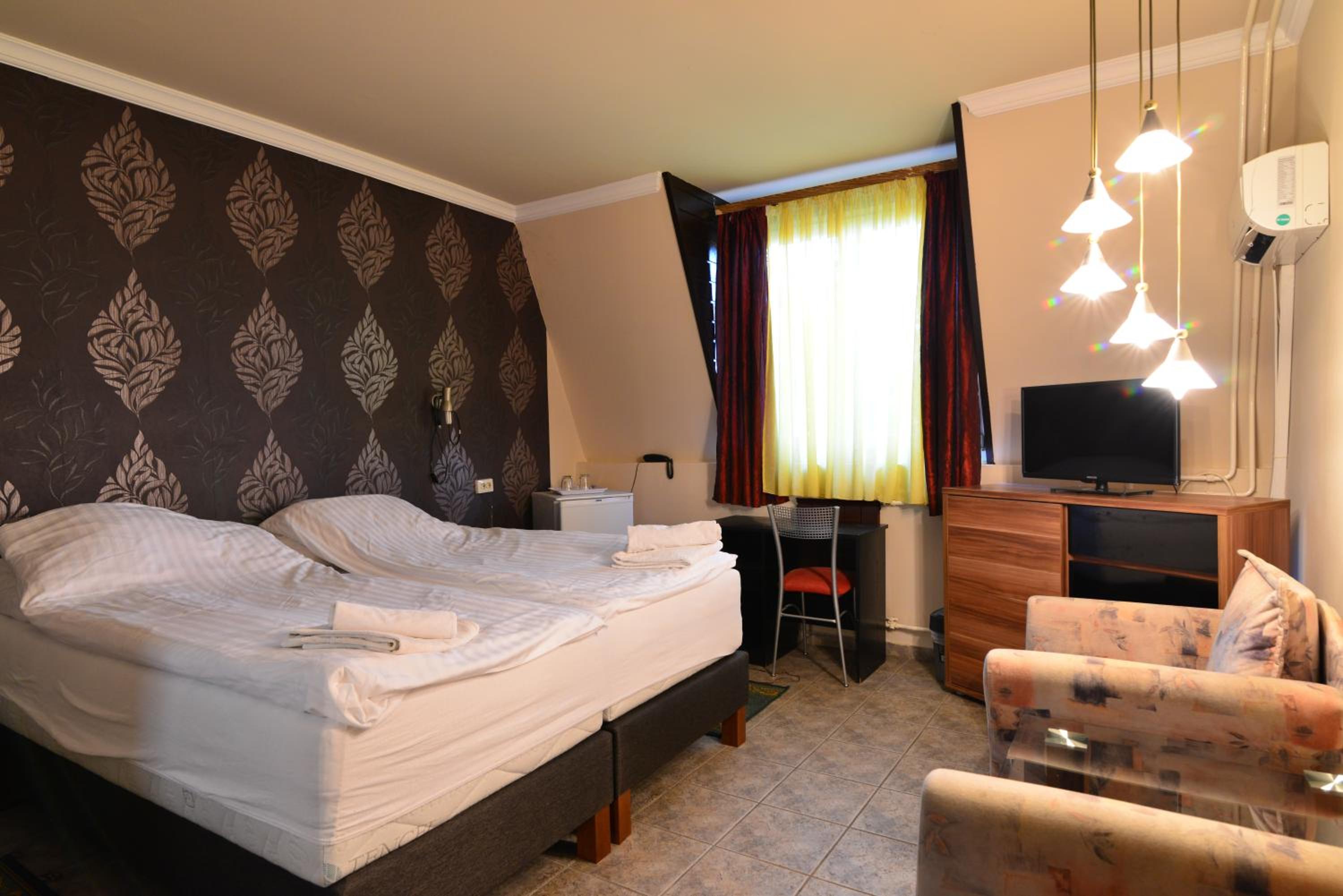 Double Room - Photo 9