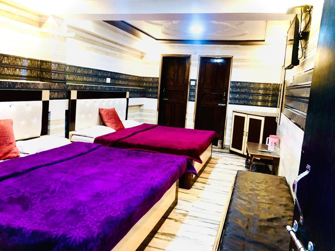 Twin Room With Private Bathroom