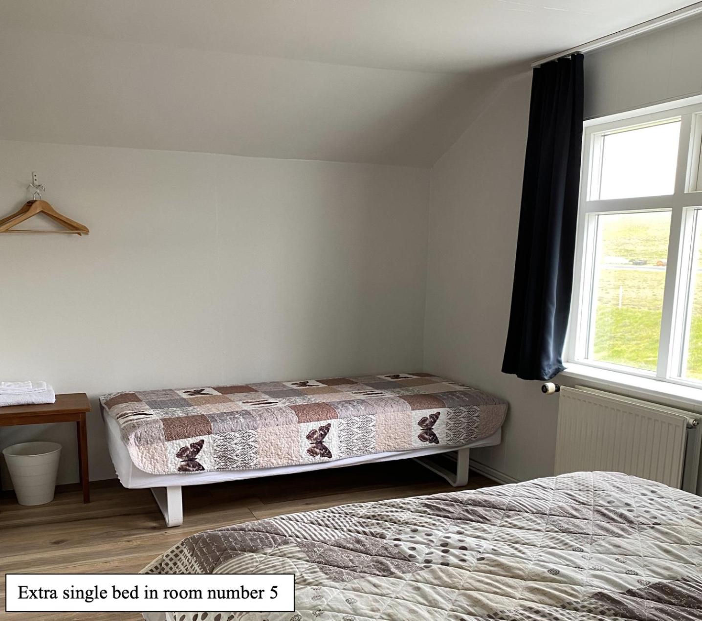 Double Room with Shared Bathroom photo 3