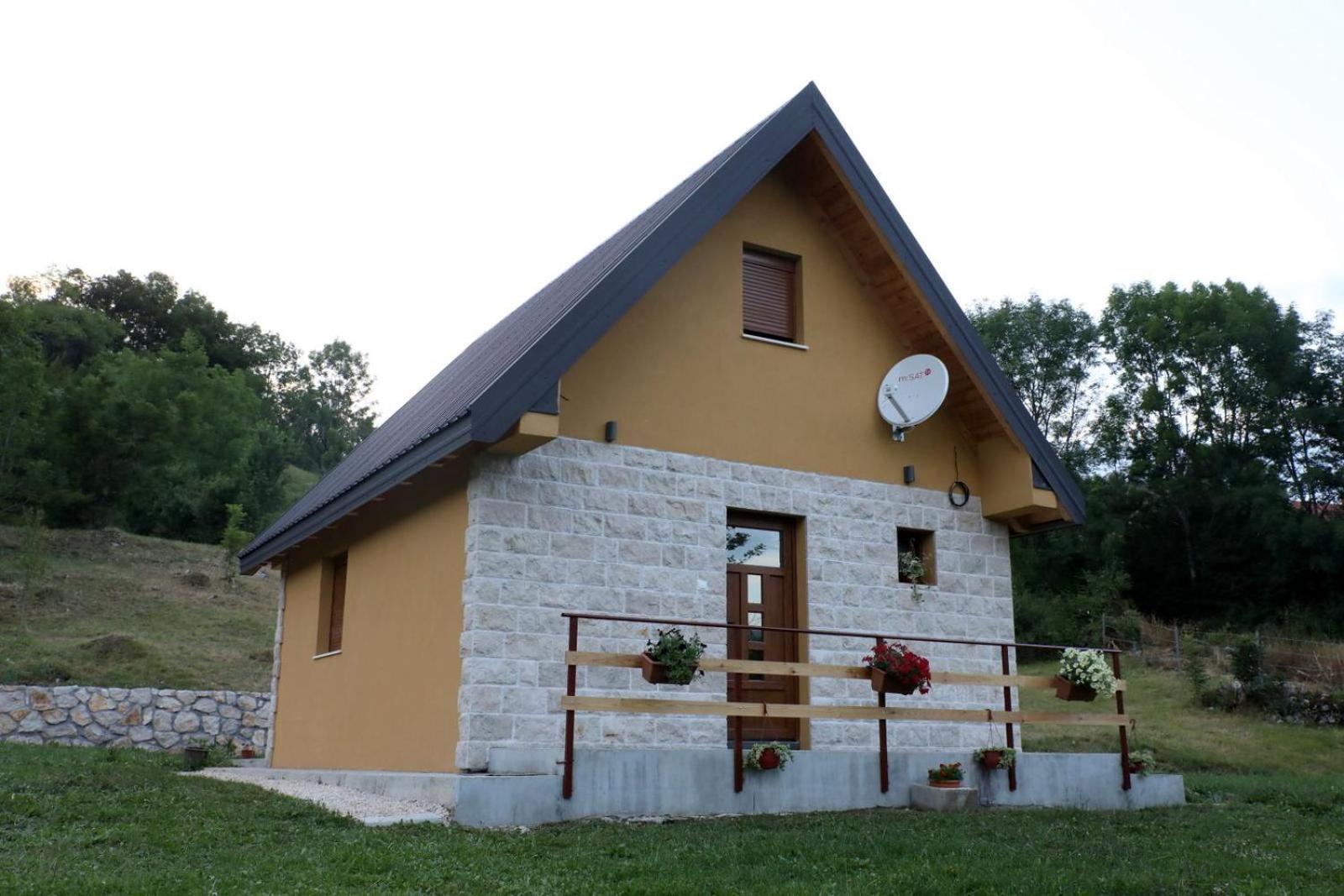 Two-Bedroom House photo 2