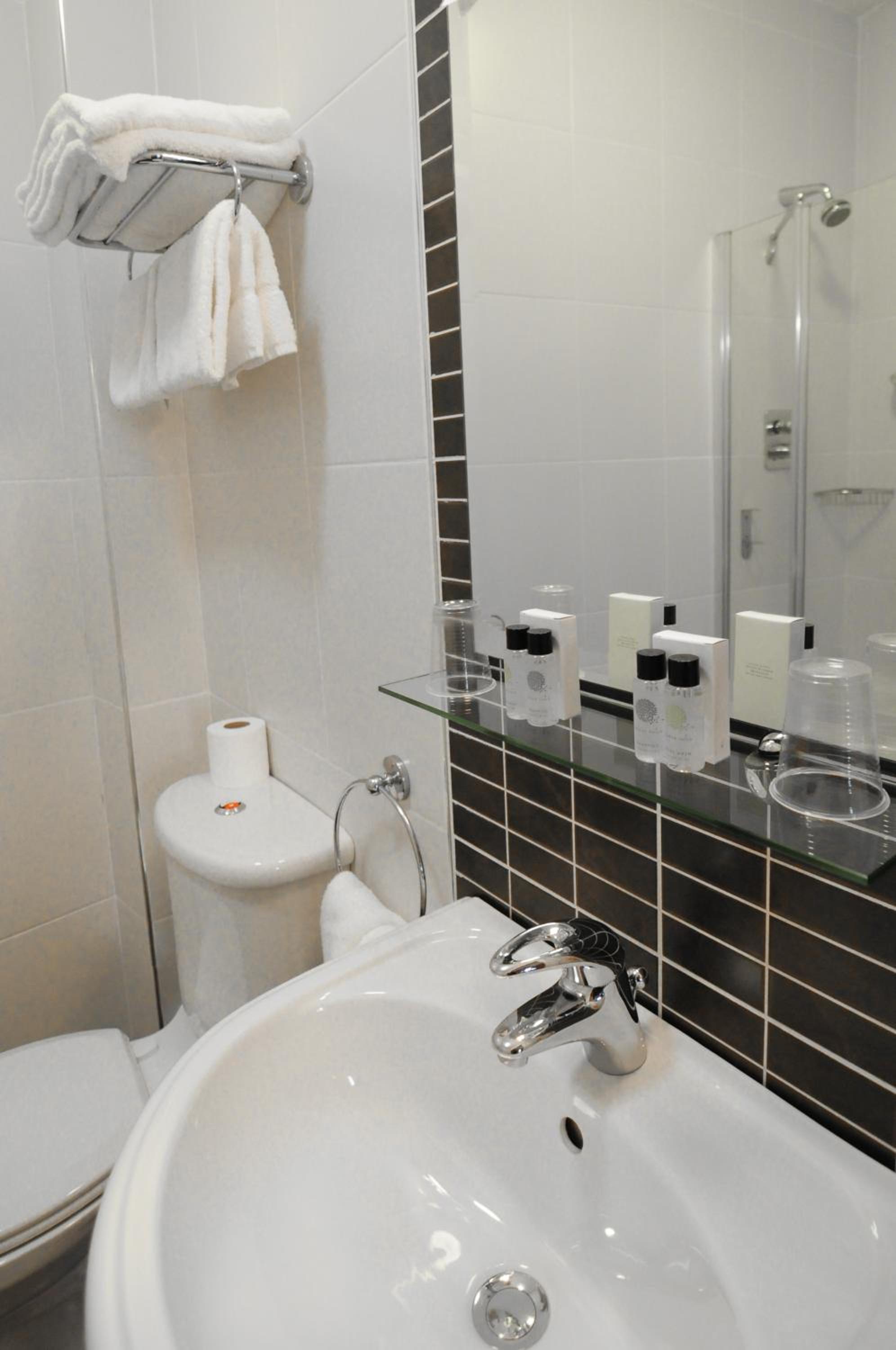 Double Room - Photo 3