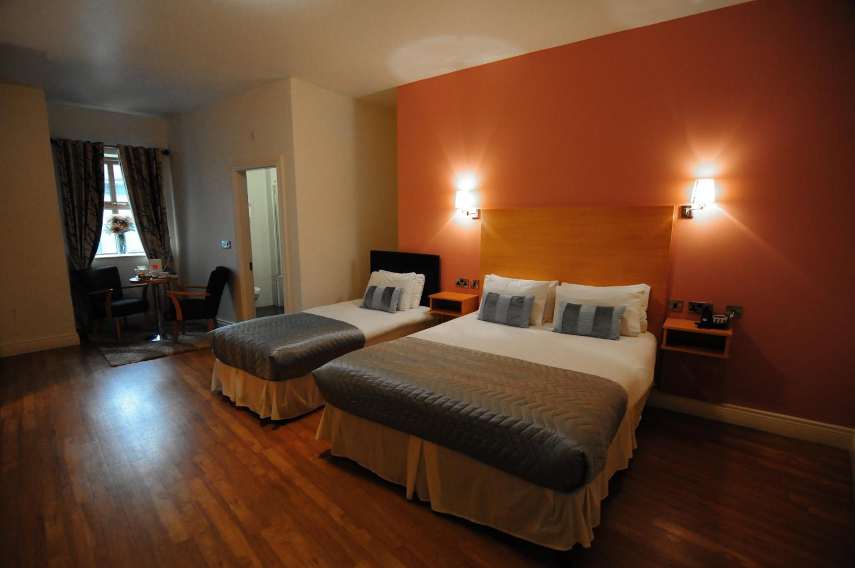Basic Triple Room photo 1