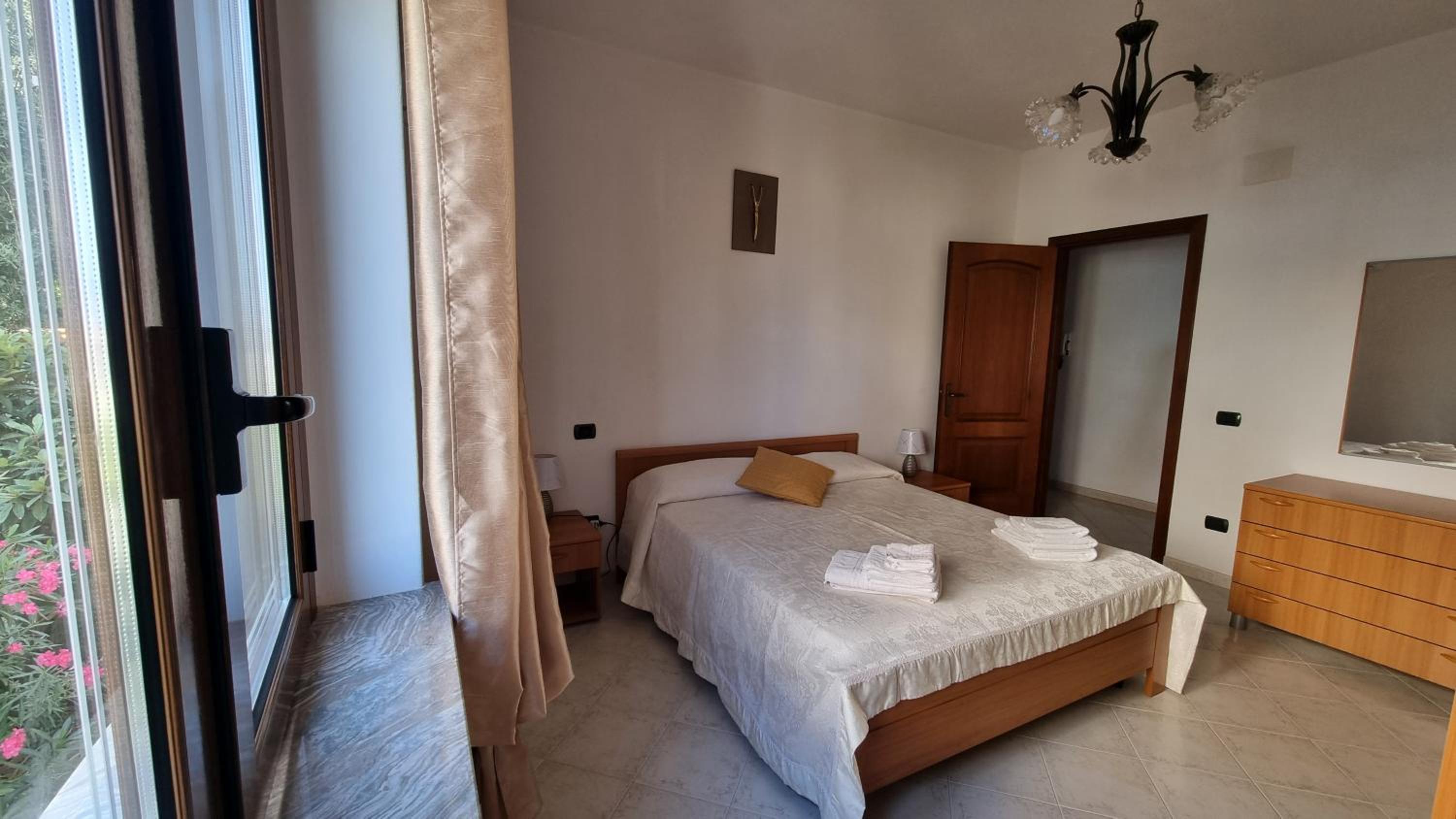 Two-Bedroom Apartment with Balcony and Sea View