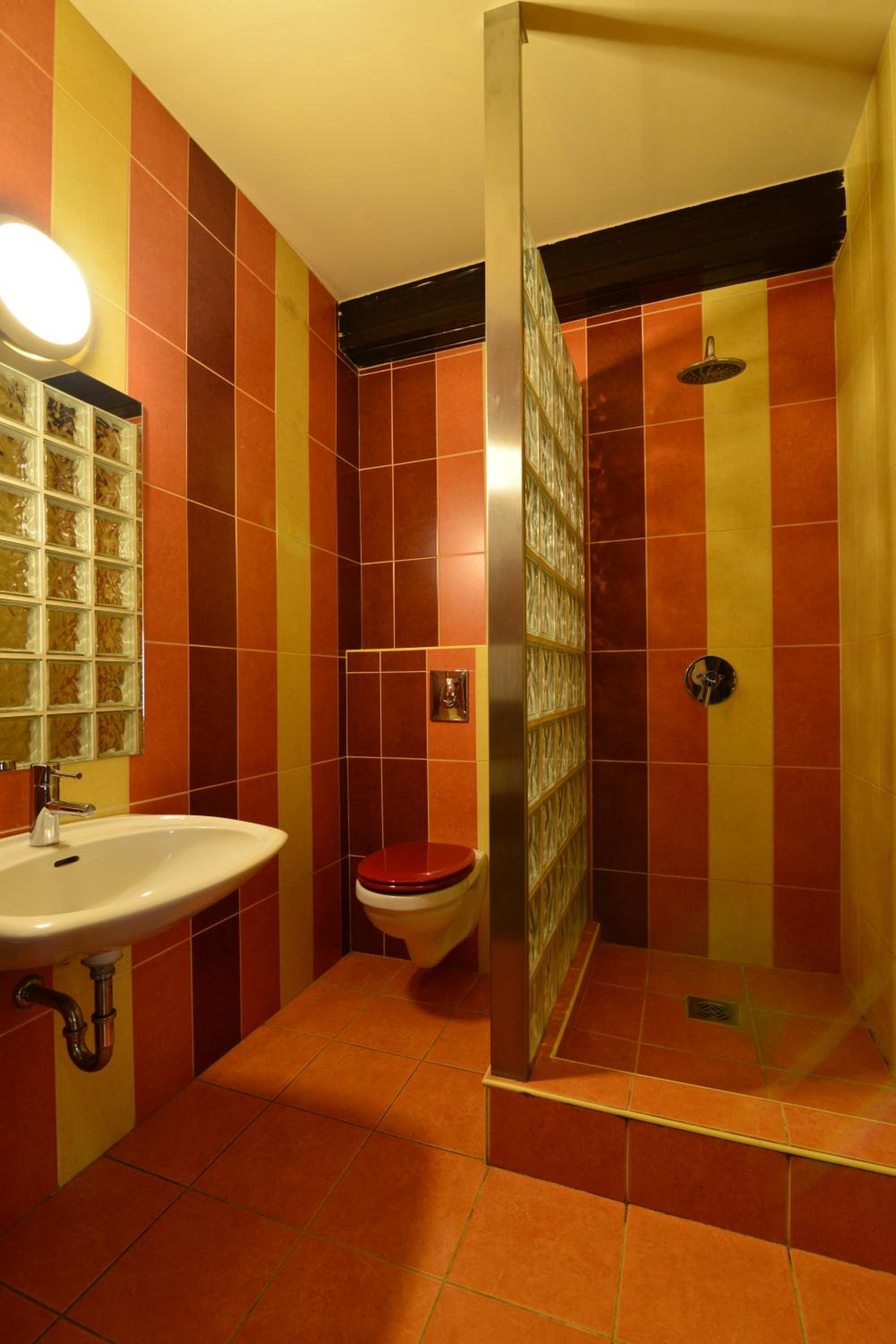 Double Room - Photo 5