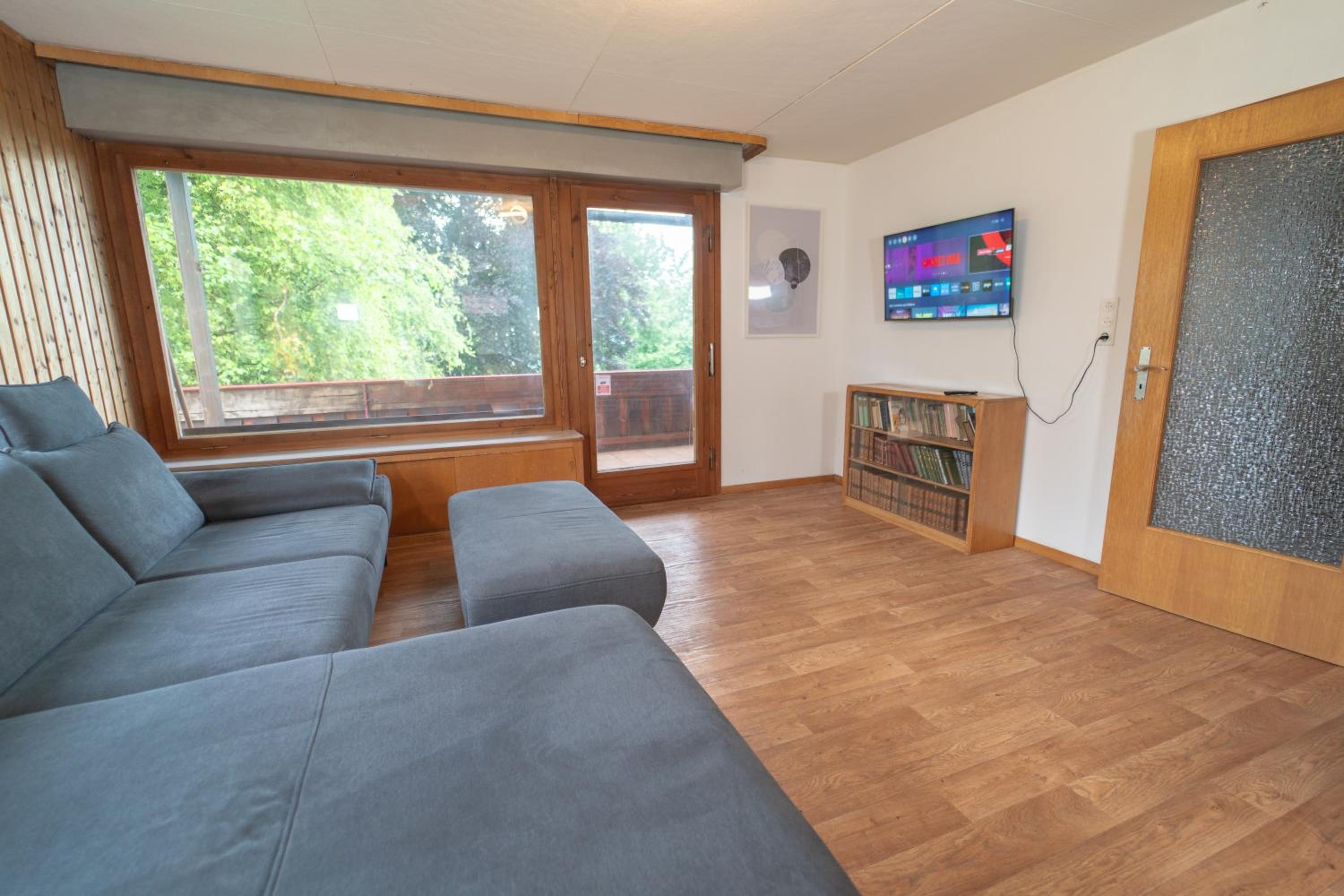 Three-Bedroom Apartment with Balcony photo 1
