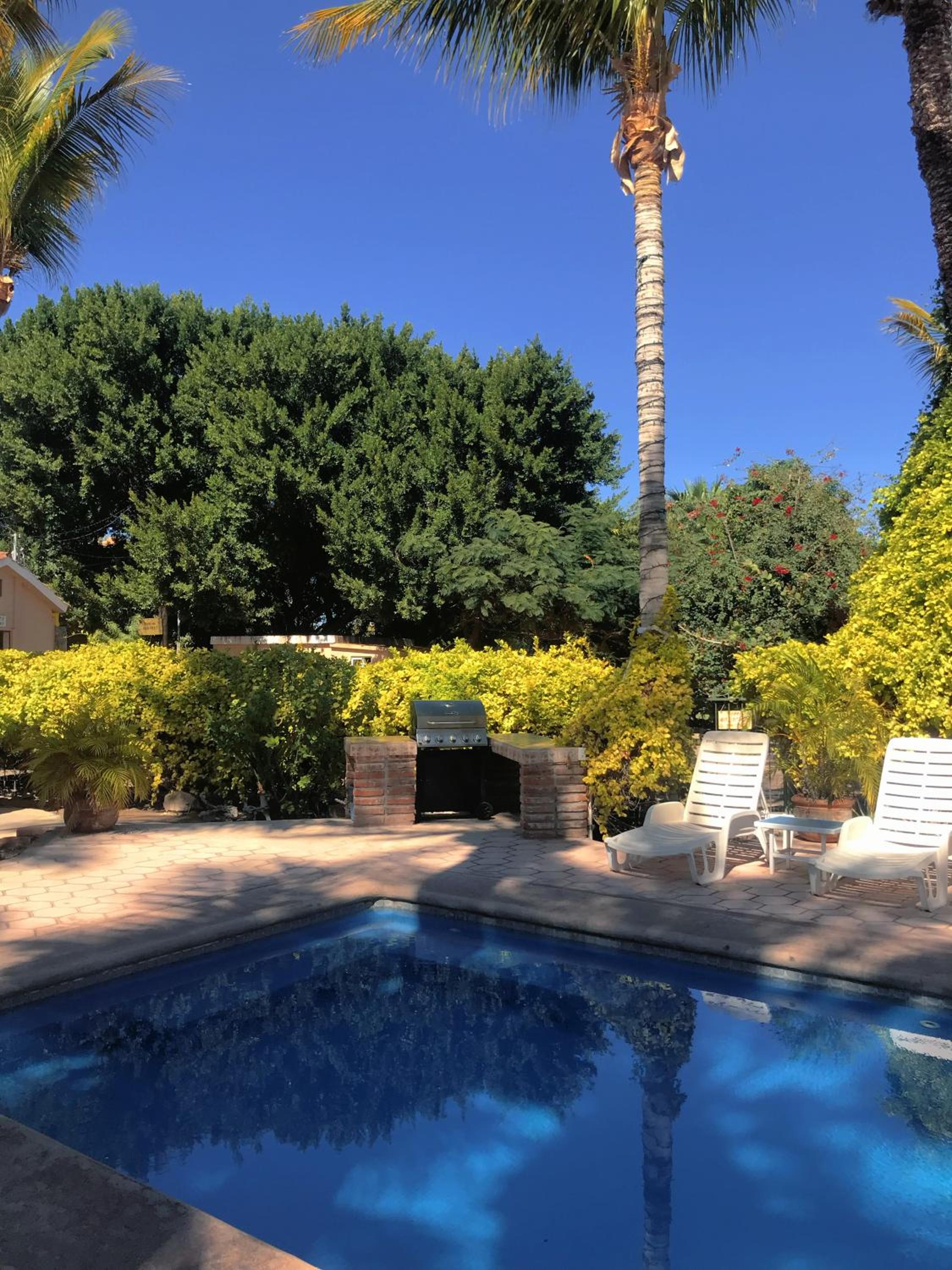 Deluxe Double or Twin Room with Pool View - Photo 13