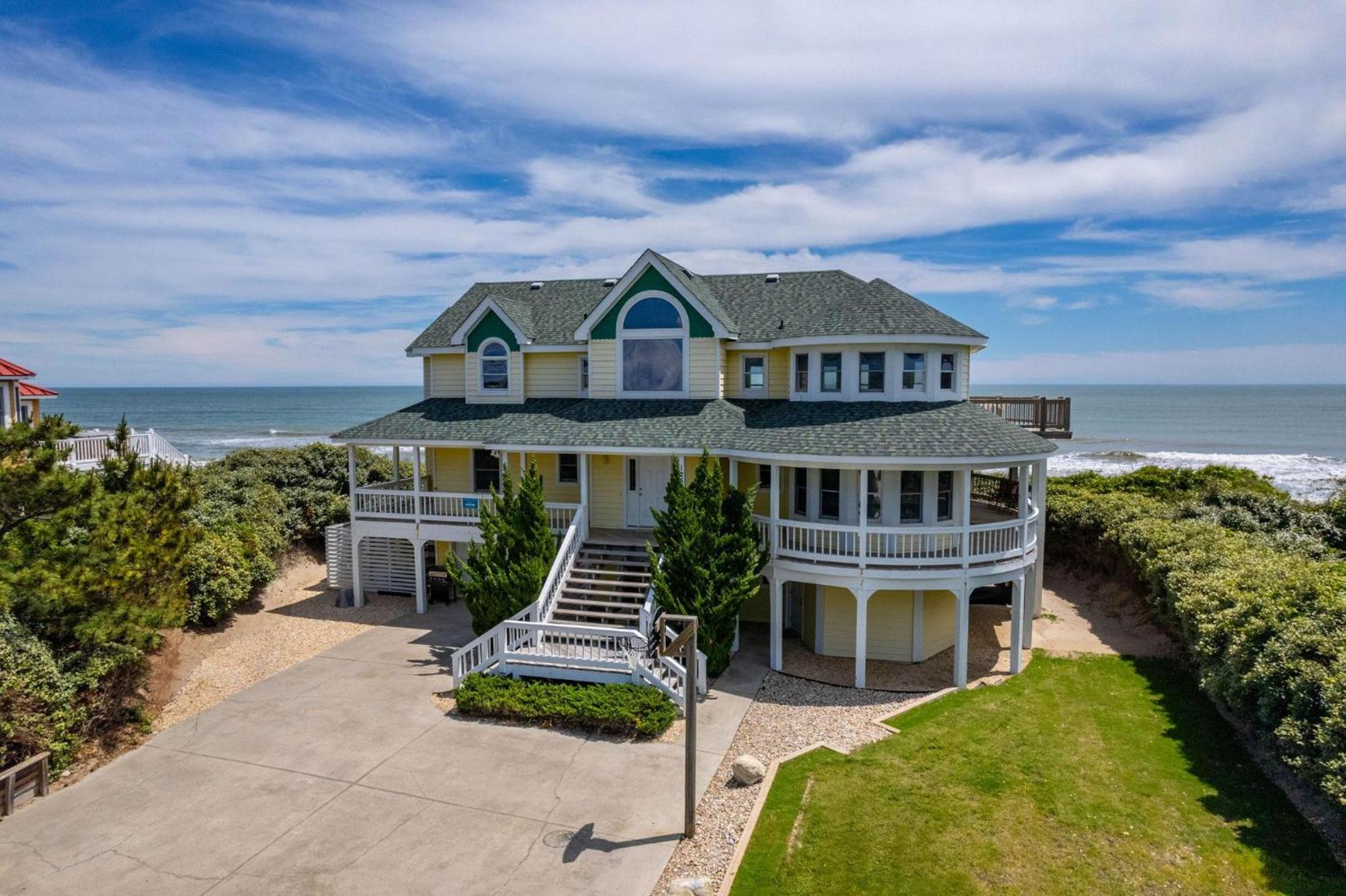 Six-Bedroom Holiday Home photo 1