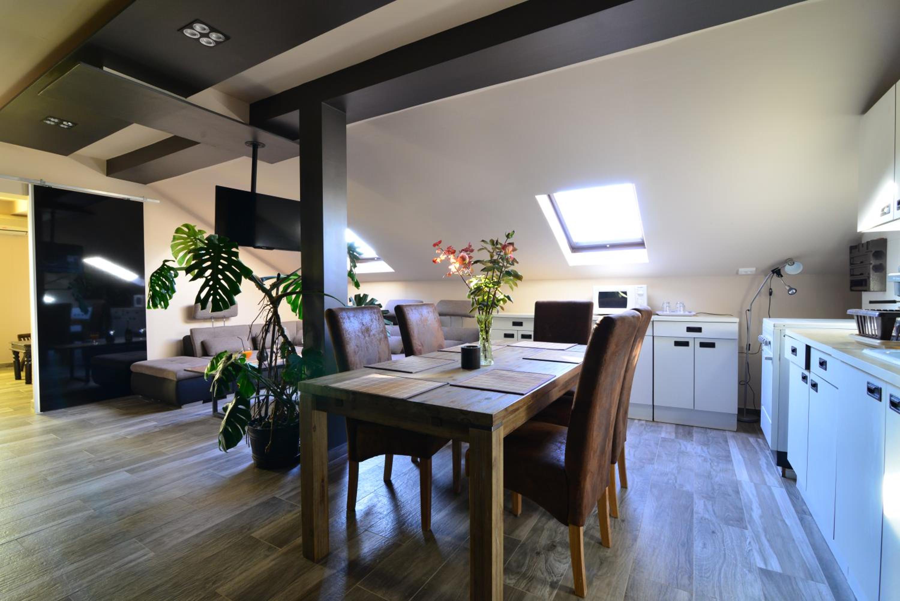 One-Bedroom Apartment - Photo 12
