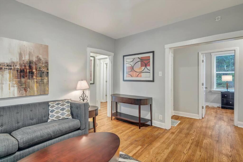 Apartment photo 2