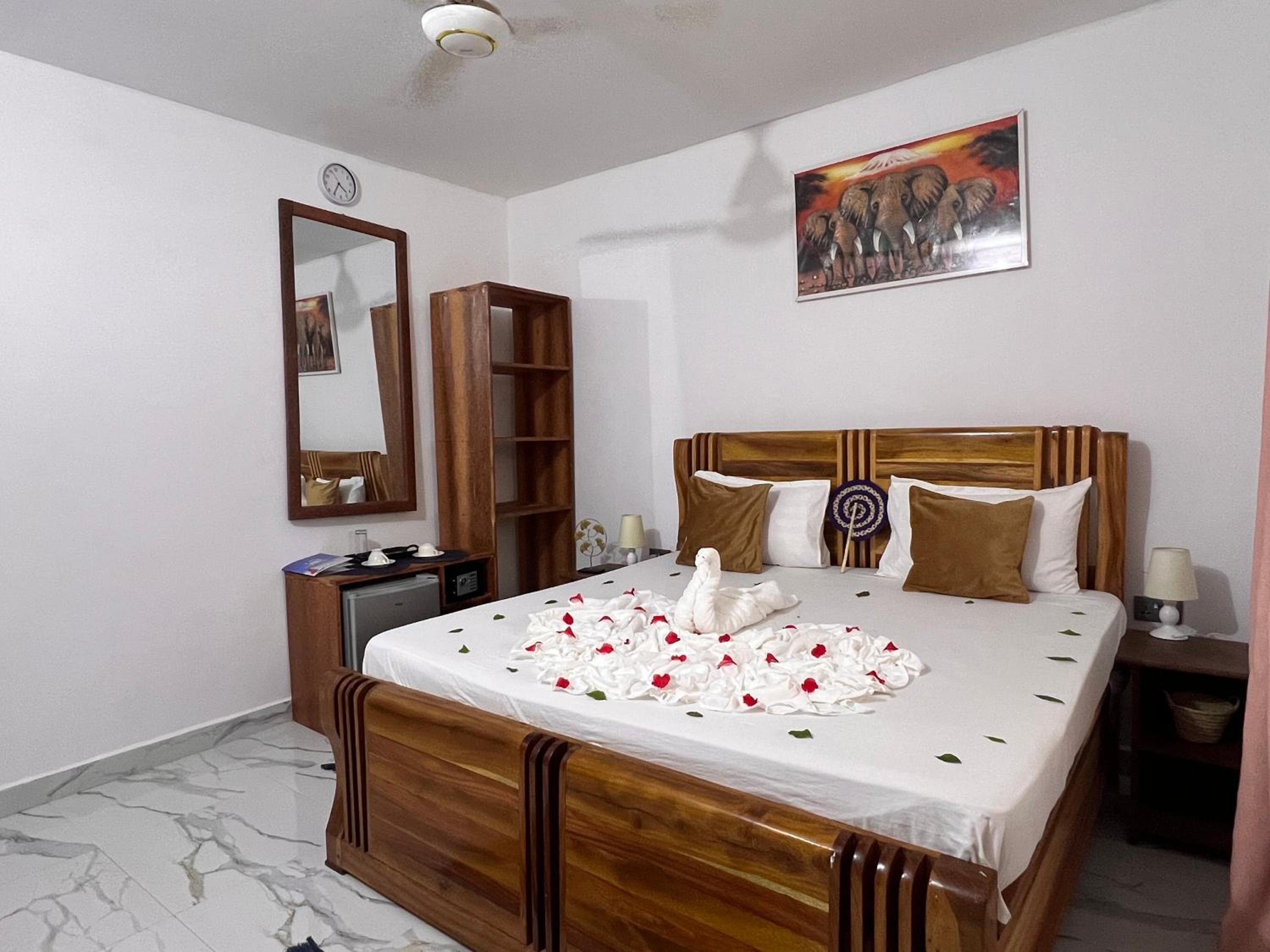 Deluxe King Room with Garden View