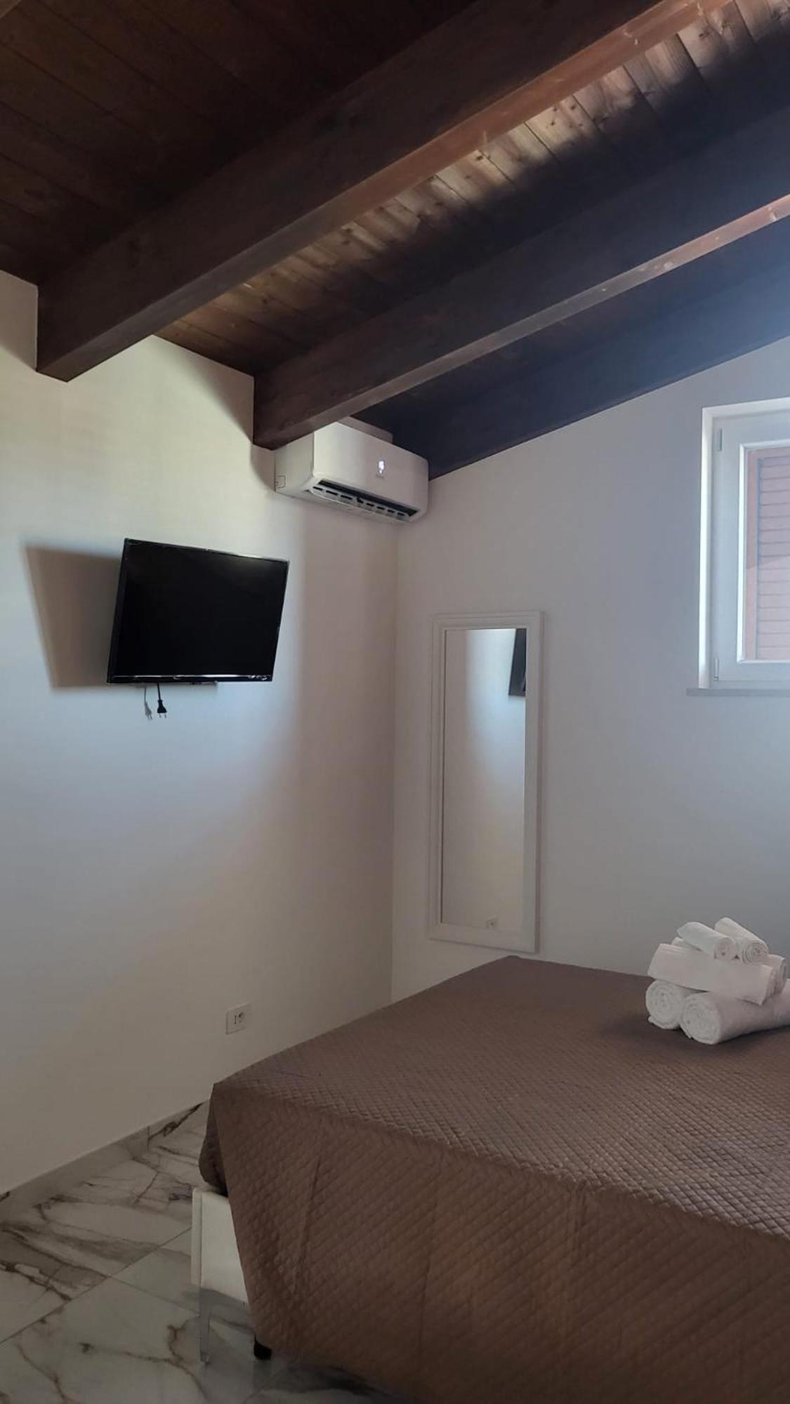 Deluxe King Room photo 2