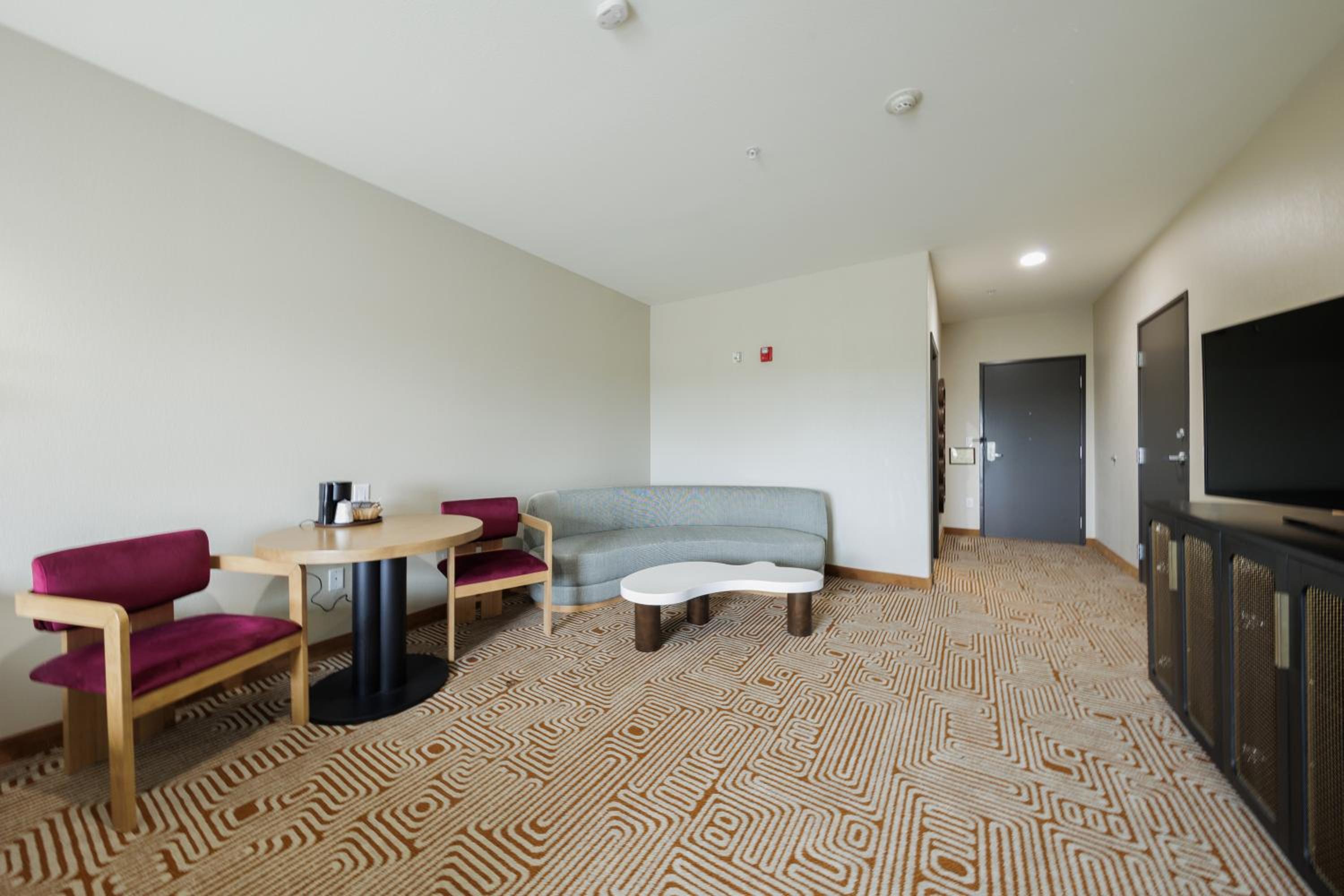 Standard King Room photo 2