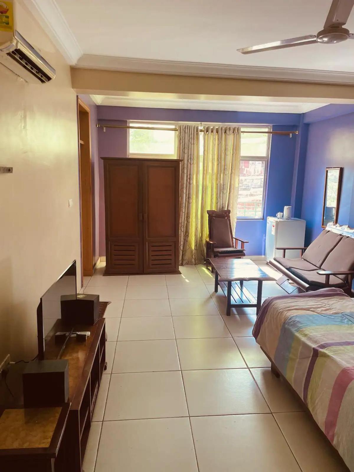 One-Bedroom Apartment photo 3