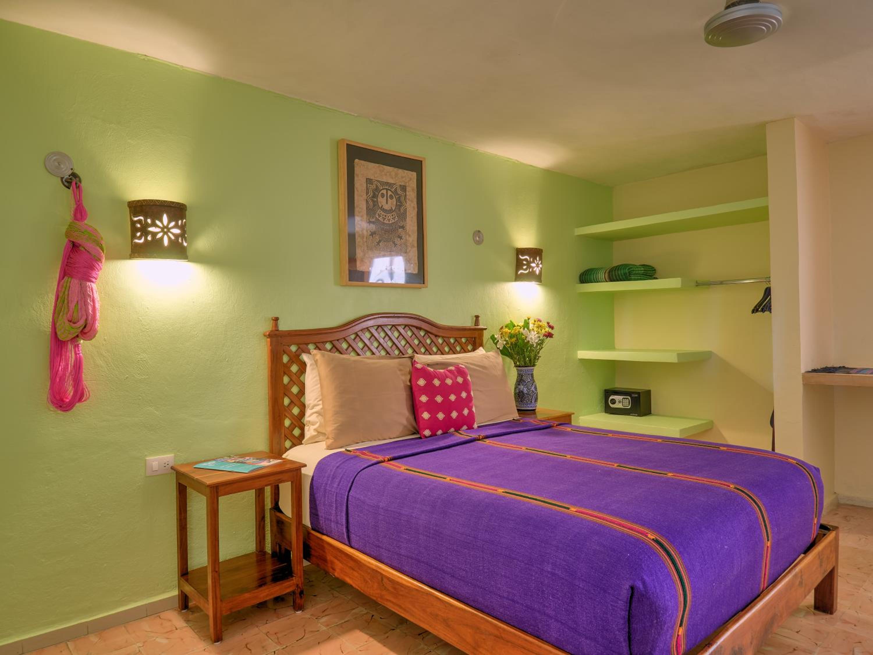 Classic Queen Room