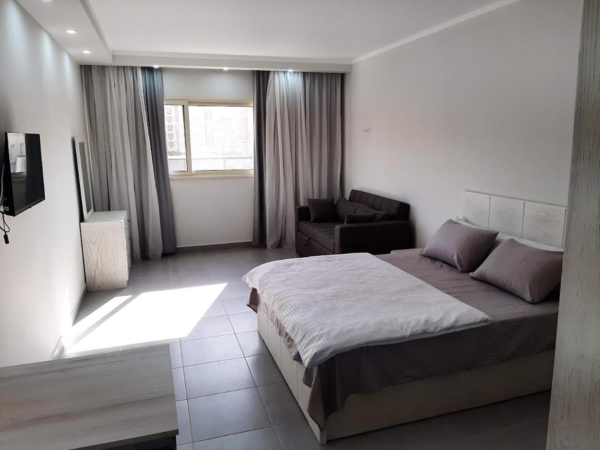 Studio with Sofa Bed