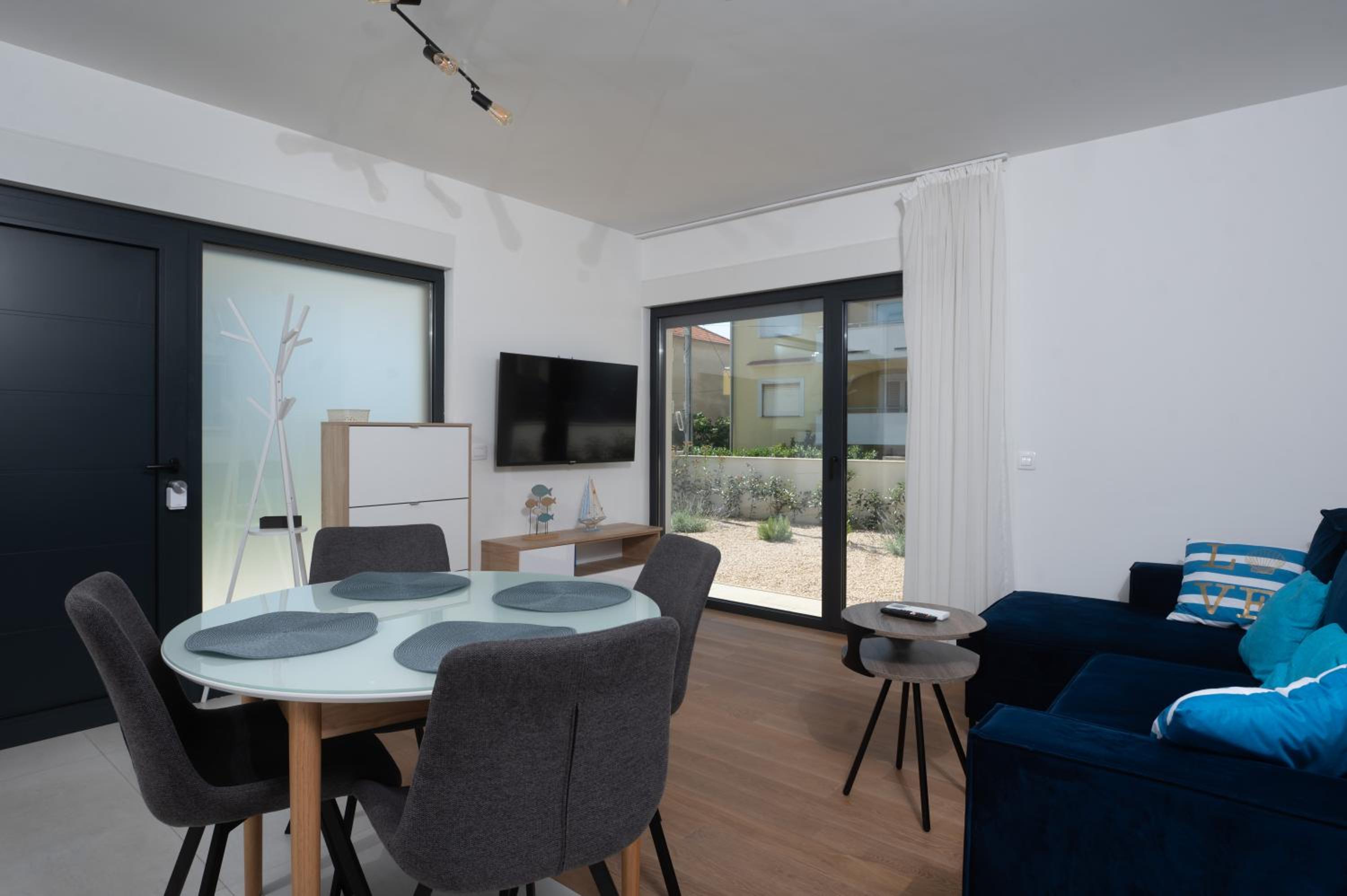 Deluxe Two-Bedroom Apartment with Garden View