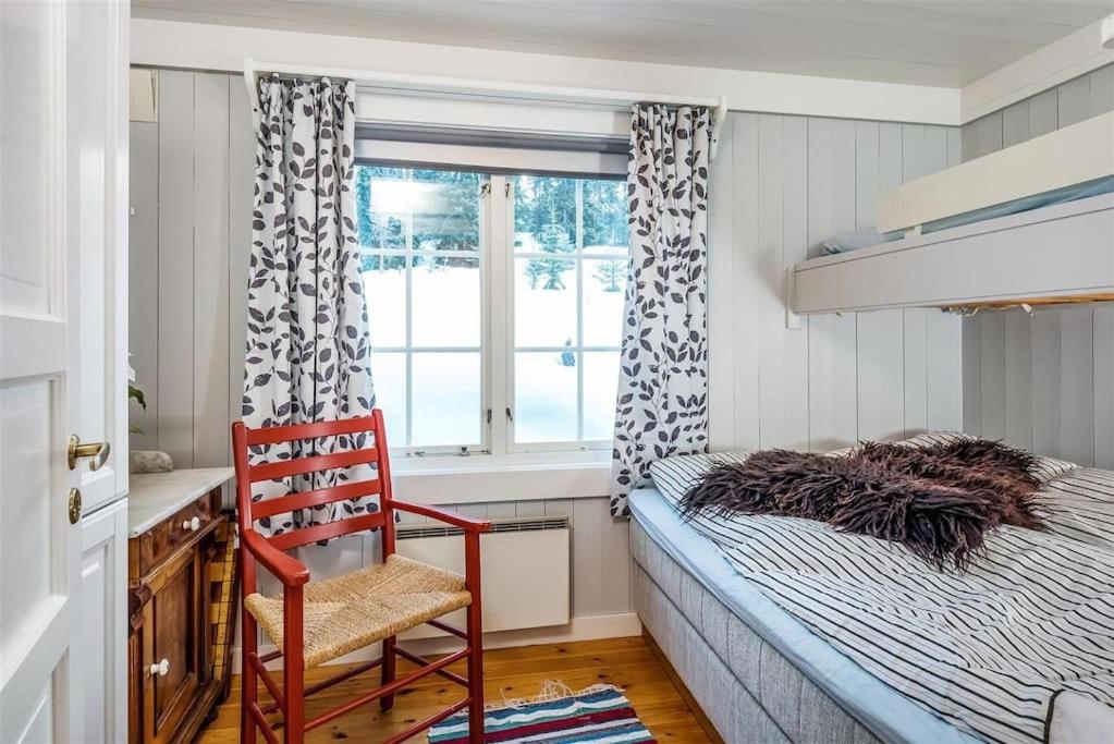 Three-Bedroom House photo 3