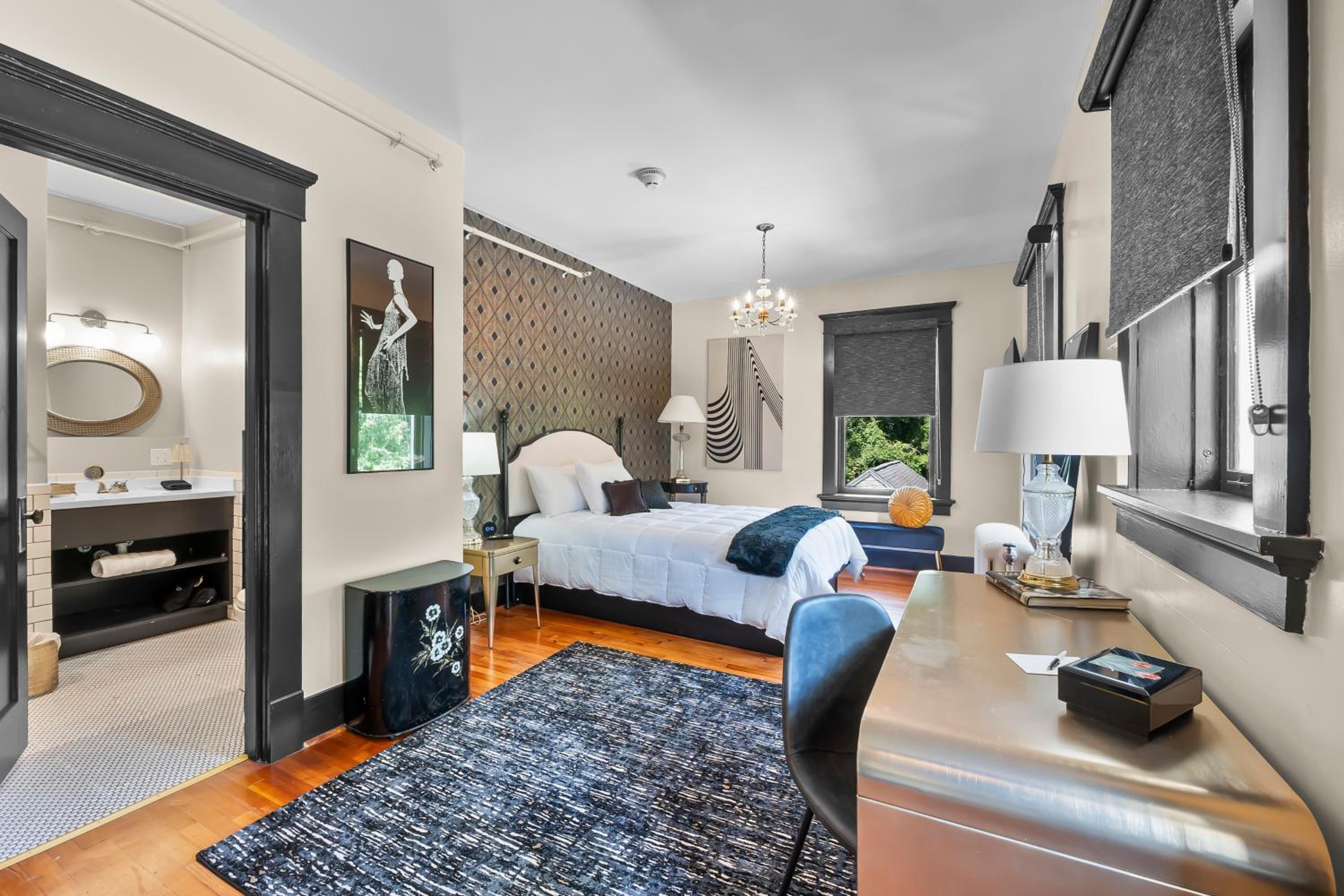 Standard Queen Room