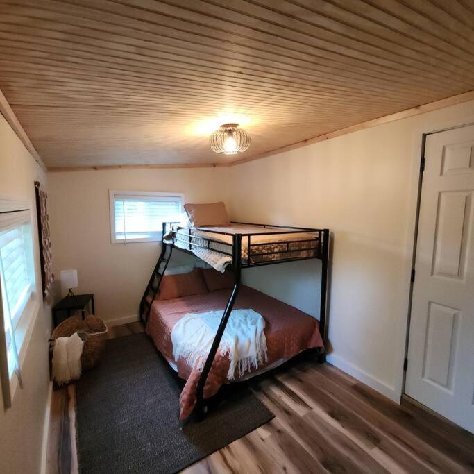 Two-Bedroom Apartment photo 2