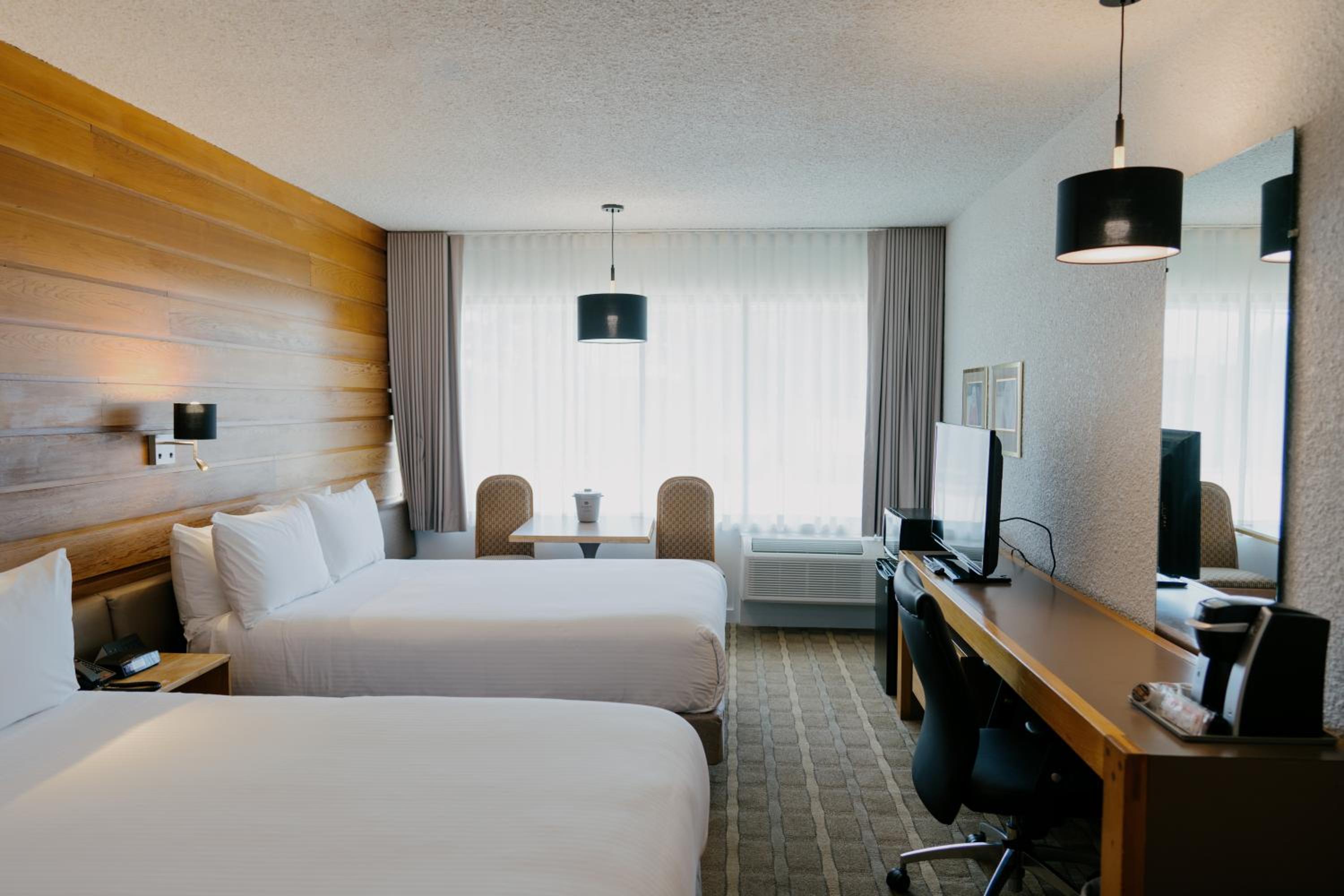 Standard Double Room with Two Double Beds photo 3