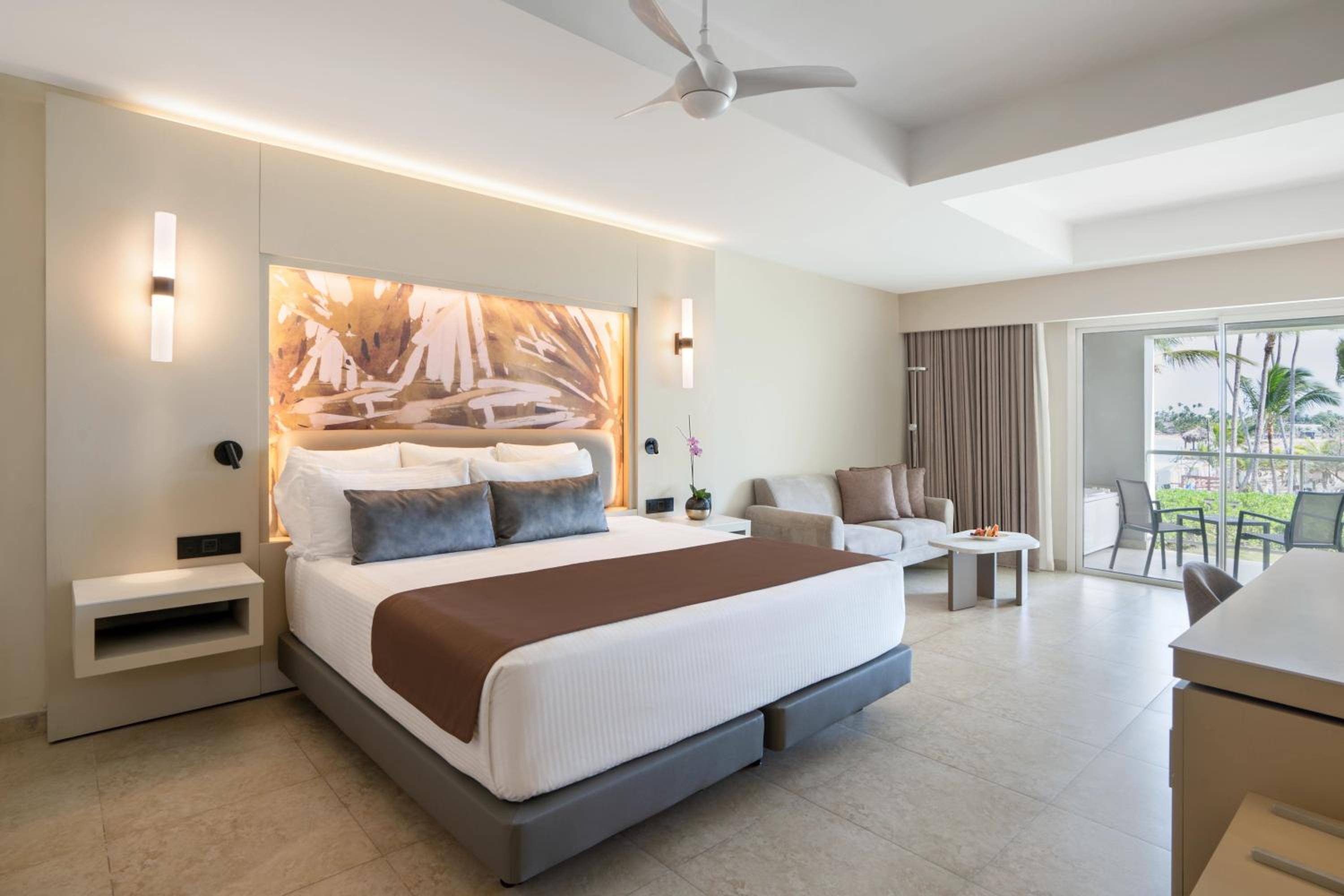 Xhale Club Junior Suite Partial Ocean View King