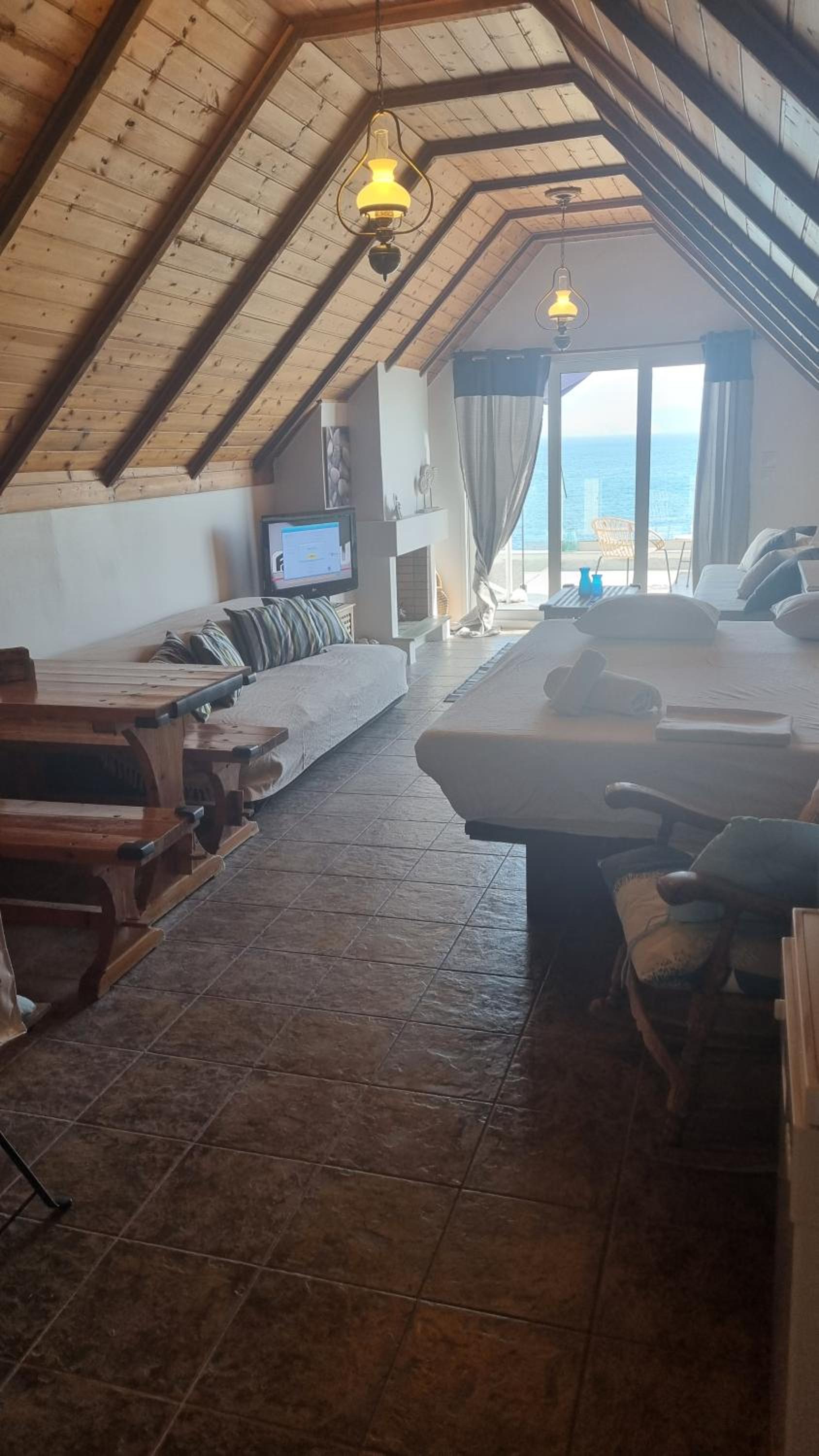 One-Bedroom House photo 1