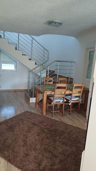One-Bedroom House photo 1