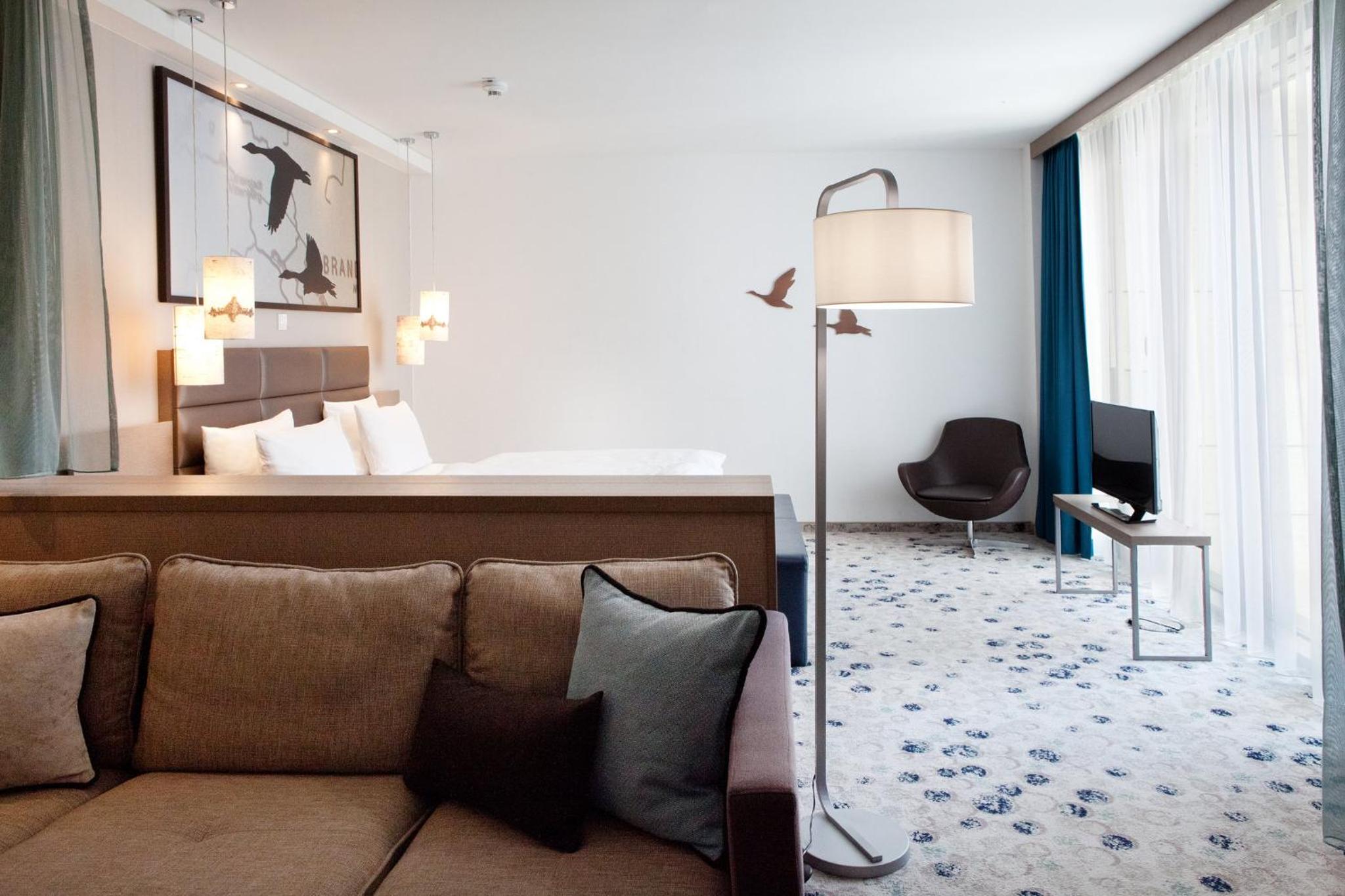 Premium King Room with Courtyard View - Photo 4