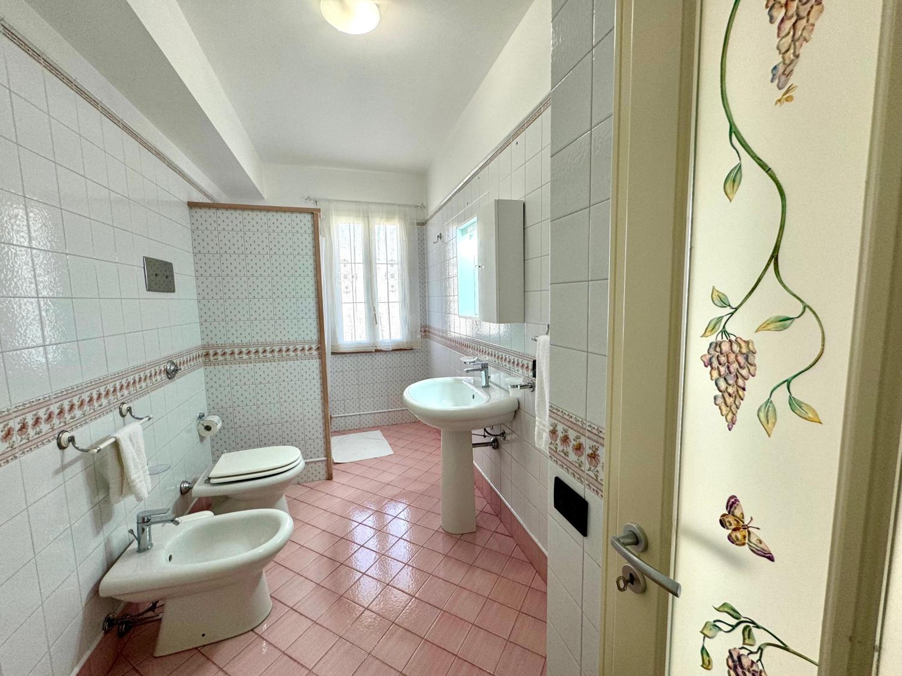 Triple Room with Private Bathroom photo 2
