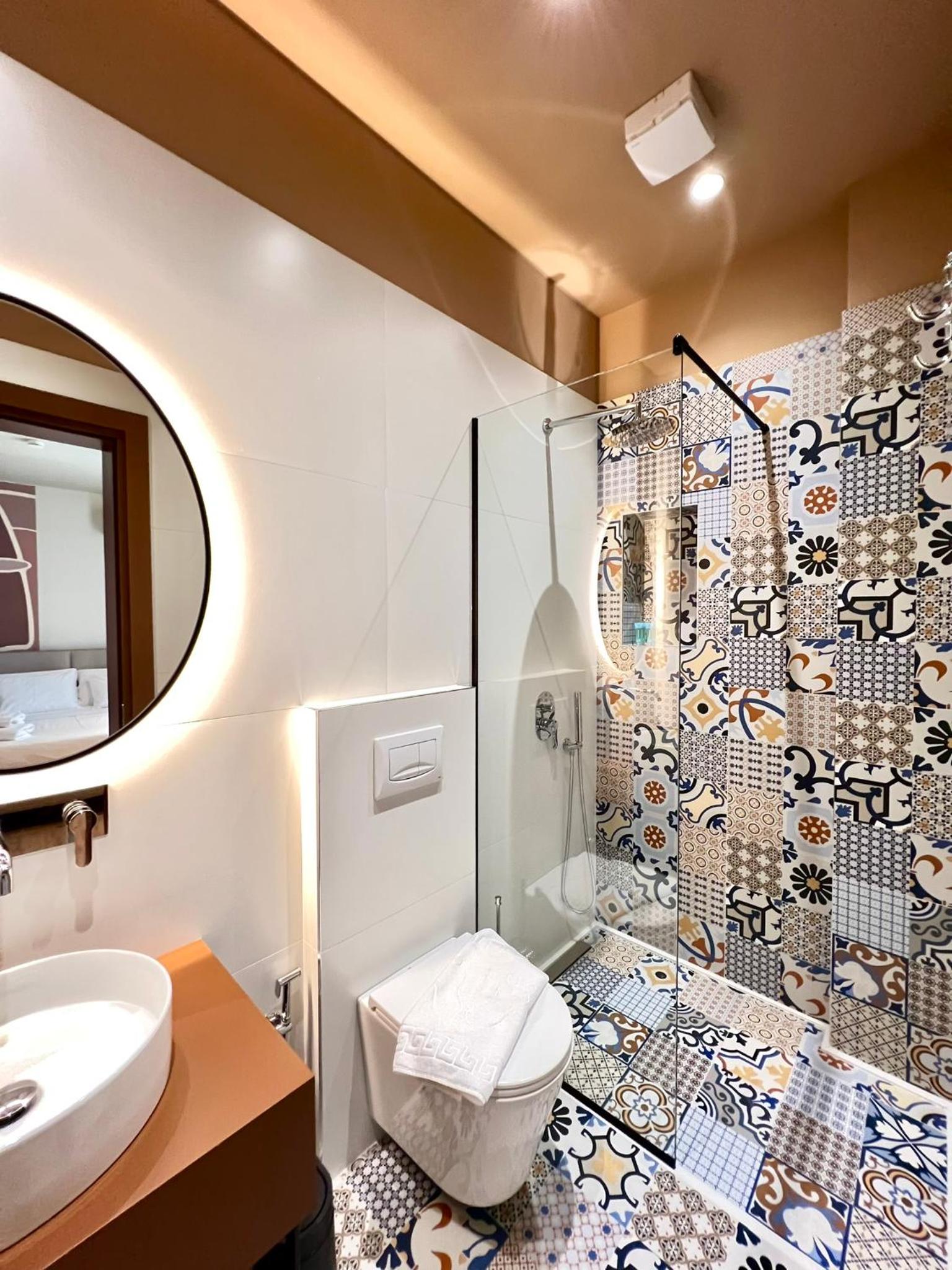 Deluxe Double Room with Balcony photo 2