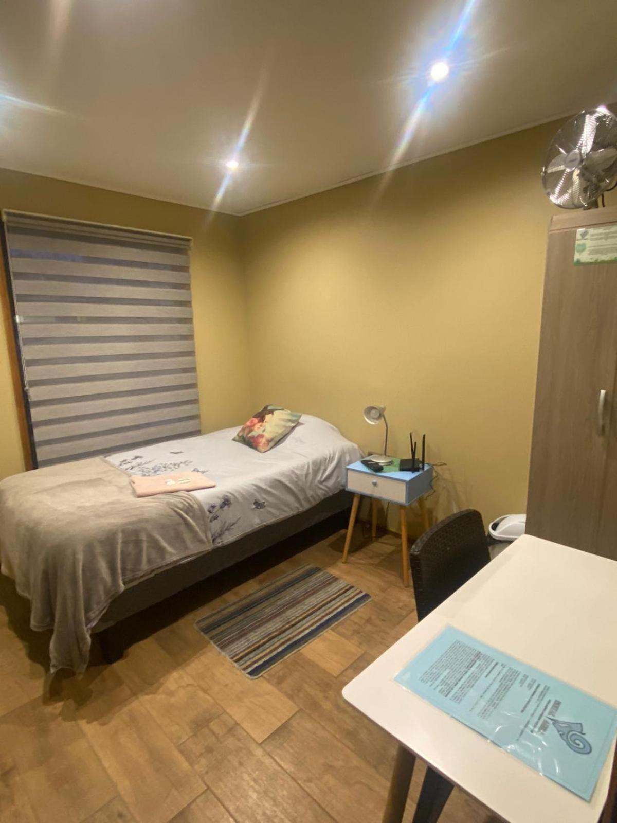 Single Room with Shared Bathroom photo 3