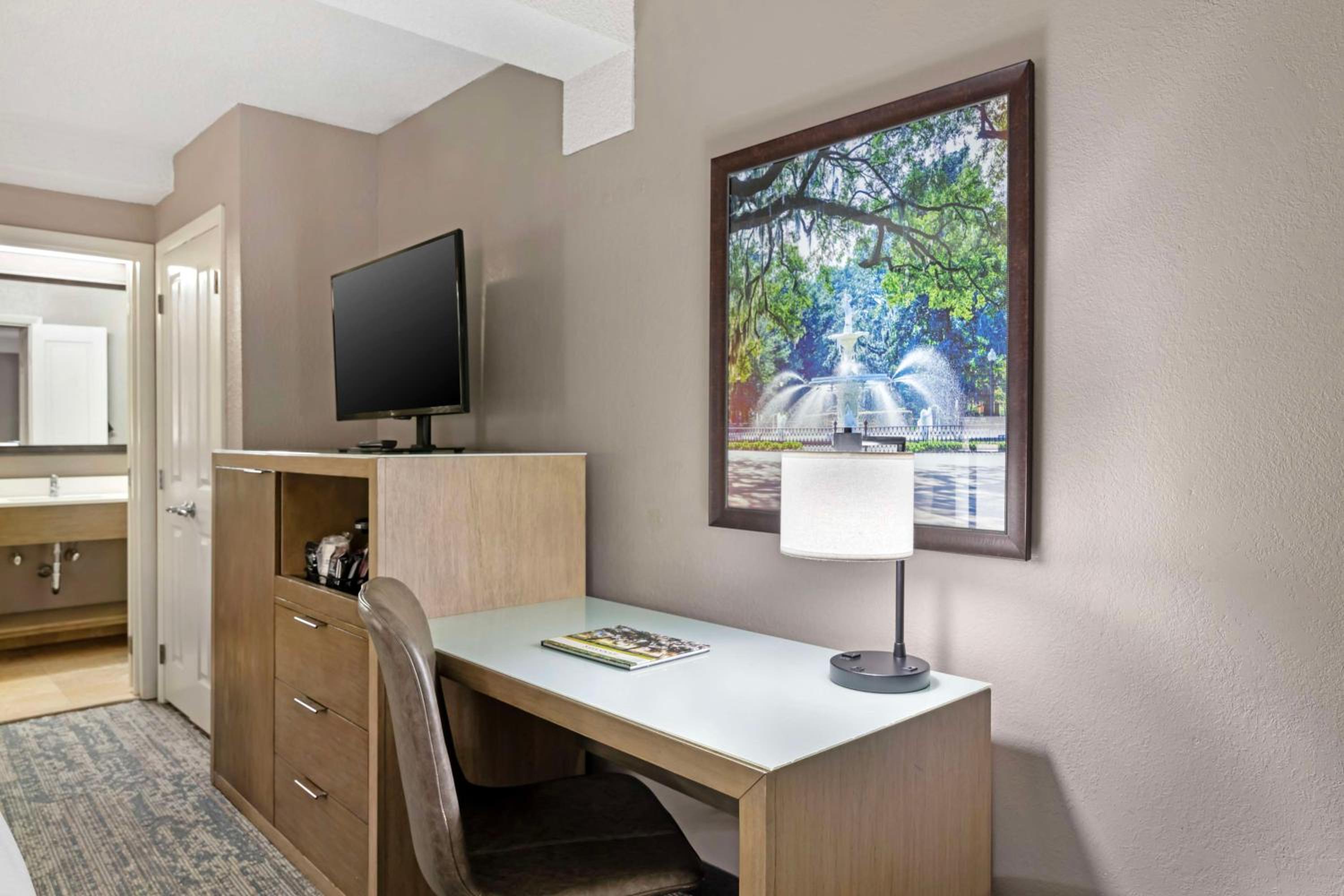 Queen Room with Two Queen Beds - Mobility Accessible - Photo 3