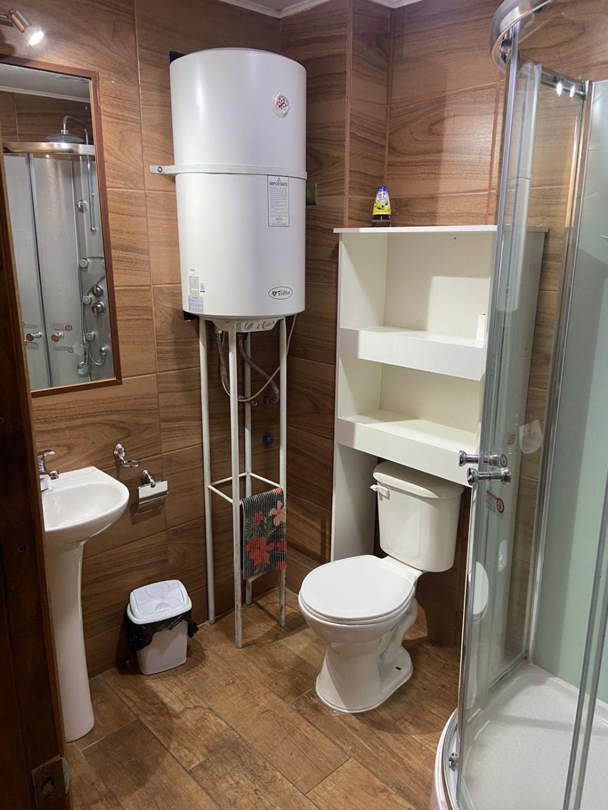 Single Room with Shared Bathroom photo 2