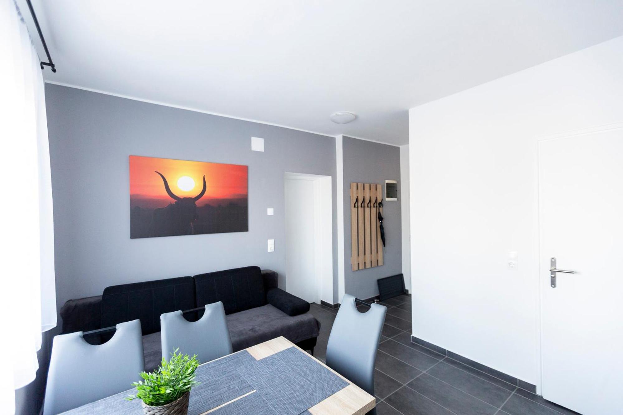 One-Bedroom Apartment photo 2