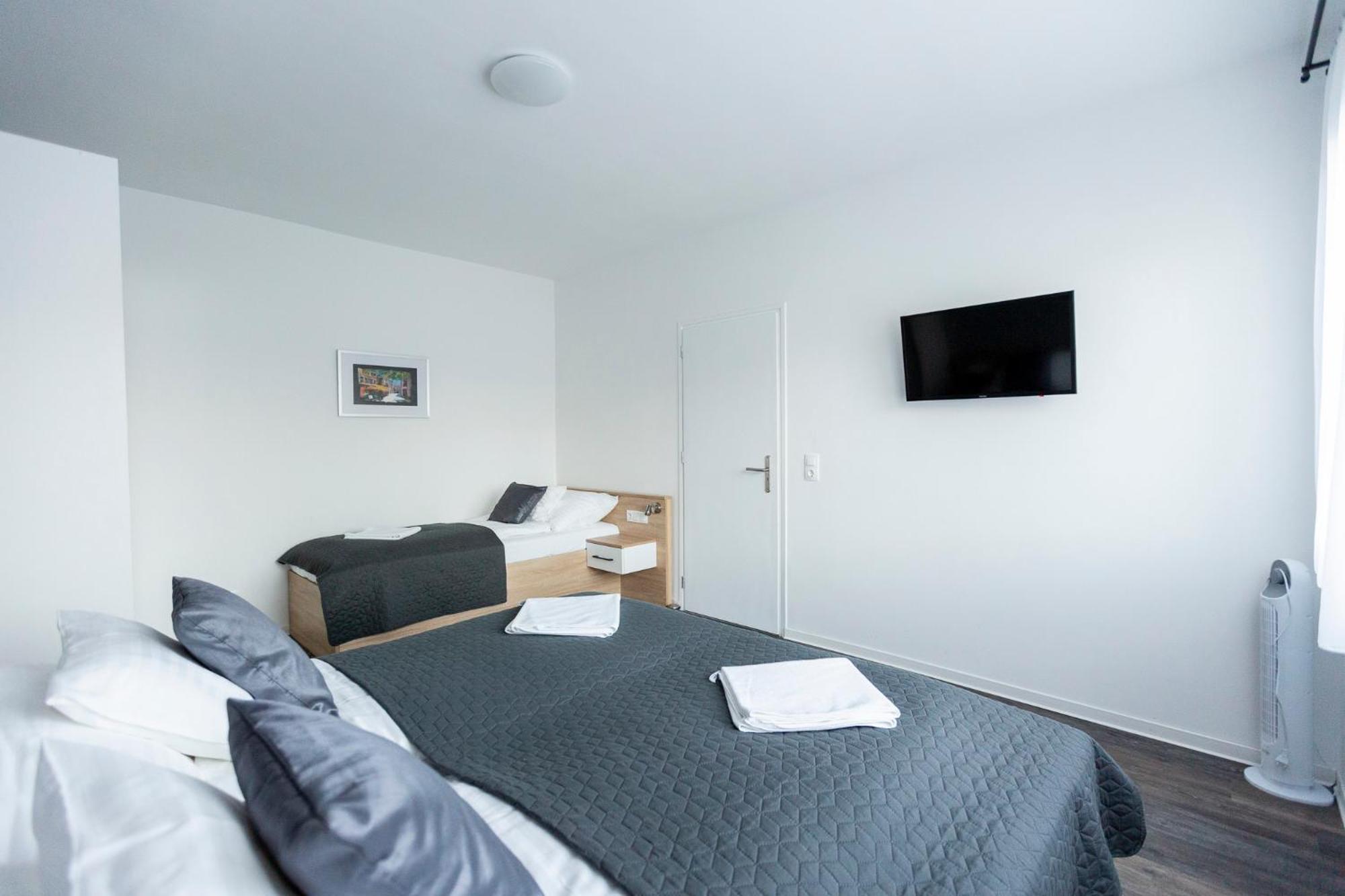 One-Bedroom Apartment photo 3