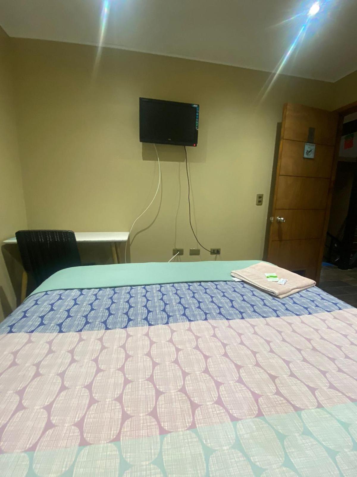 Standard Single Room with Shared Bathroom photo 2
