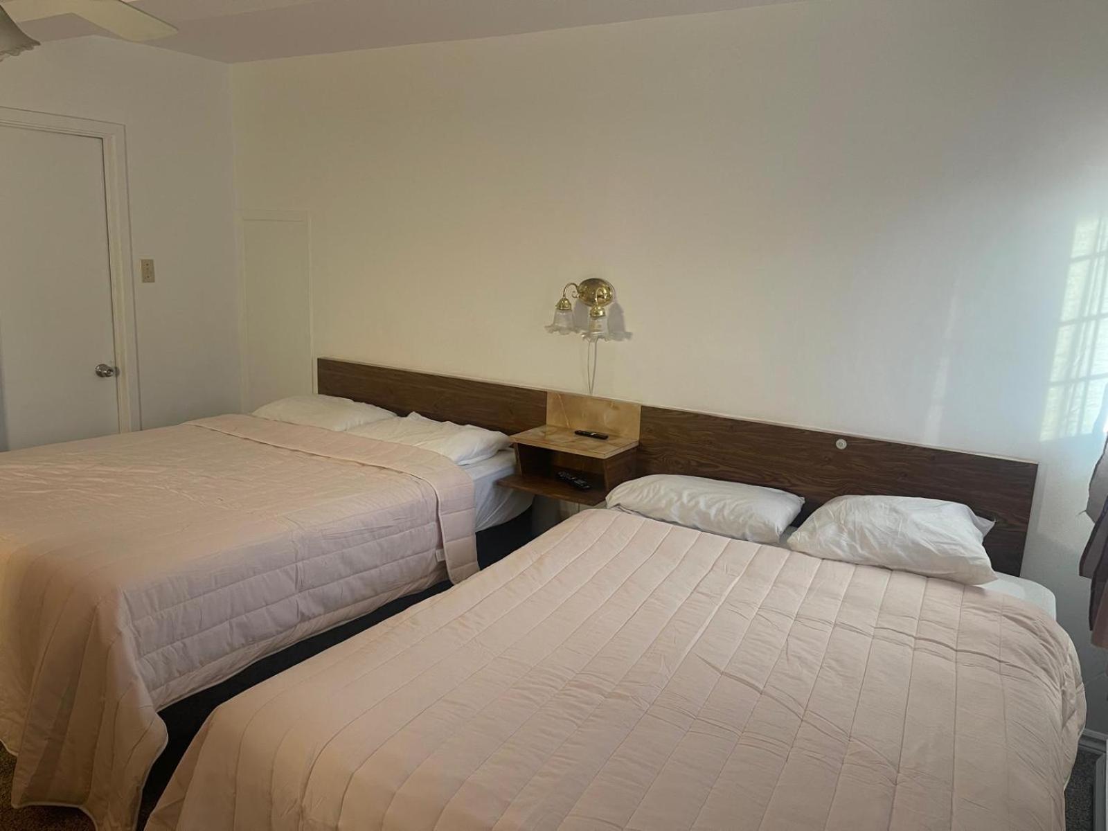 Double Room with Two Double Beds photo 2
