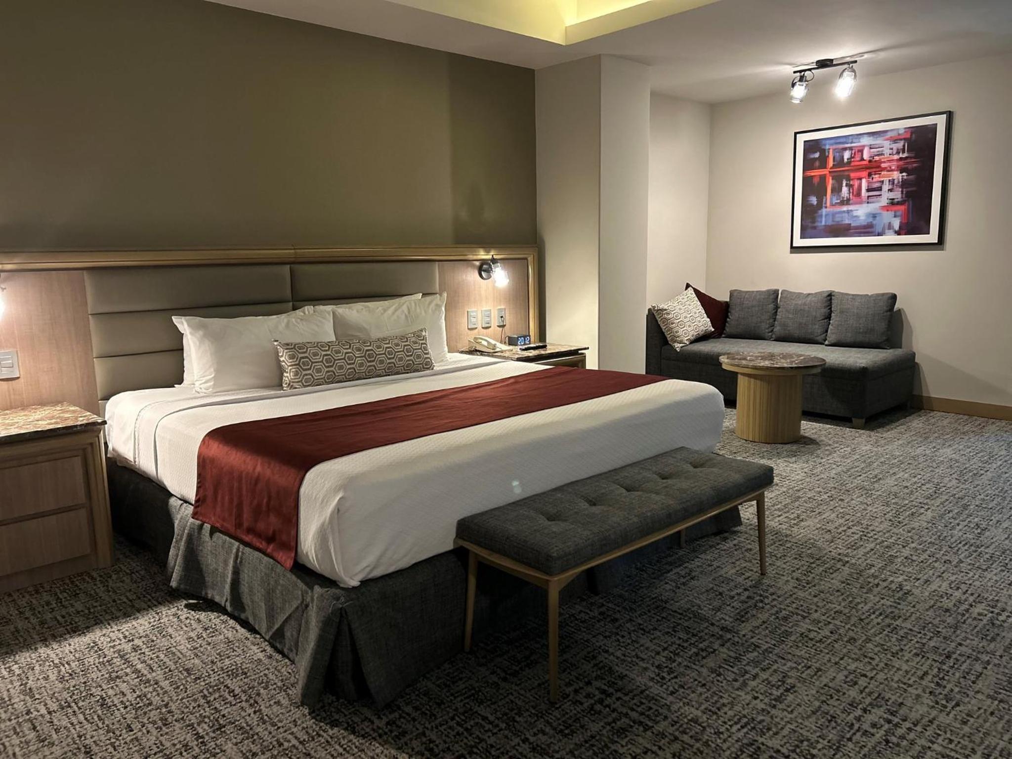 Standard King Room - Photo 4