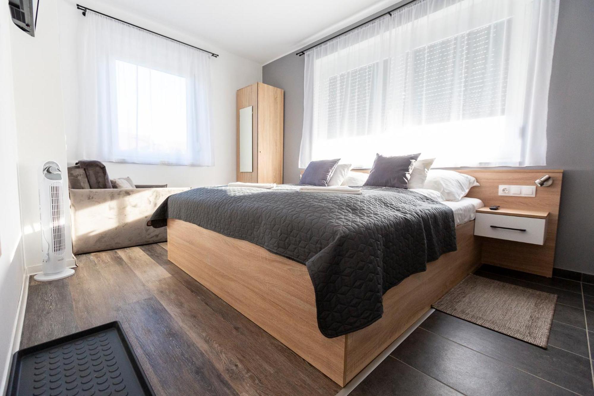 Studio Apartment photo 2