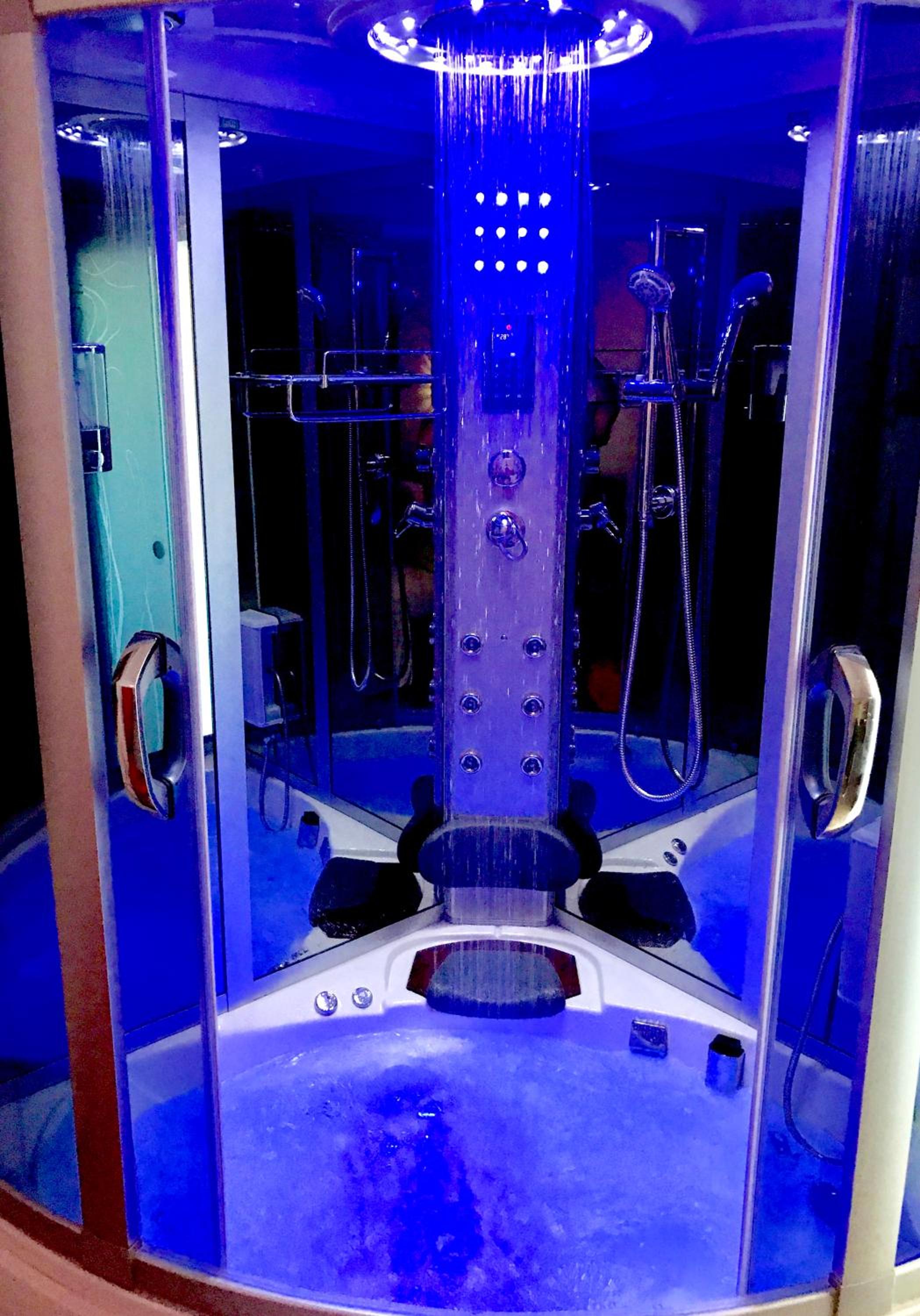 Double Room with Spa Bath photo 3