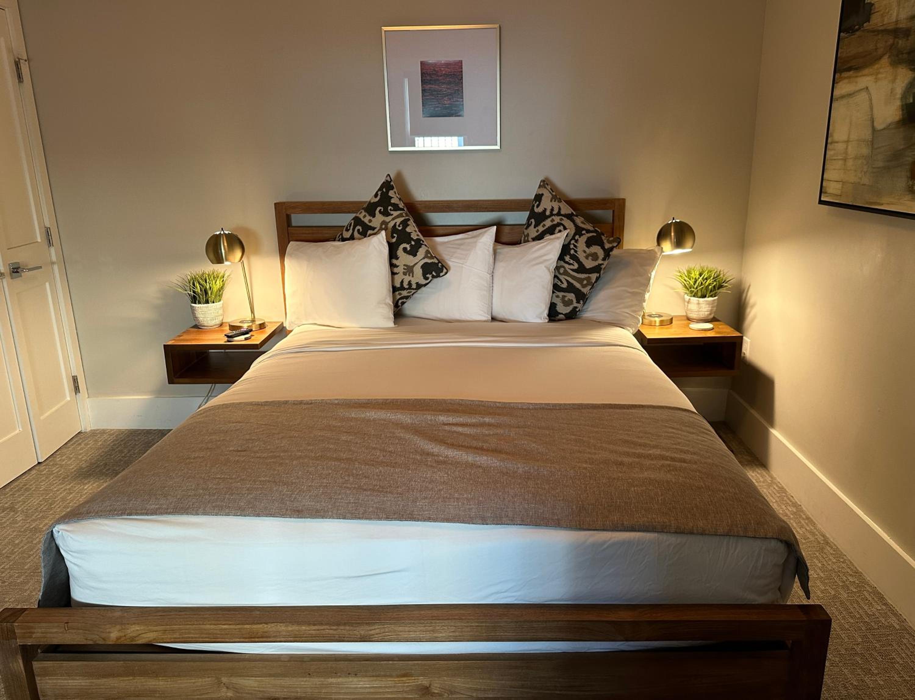 Seven-Bedroom House photo 1