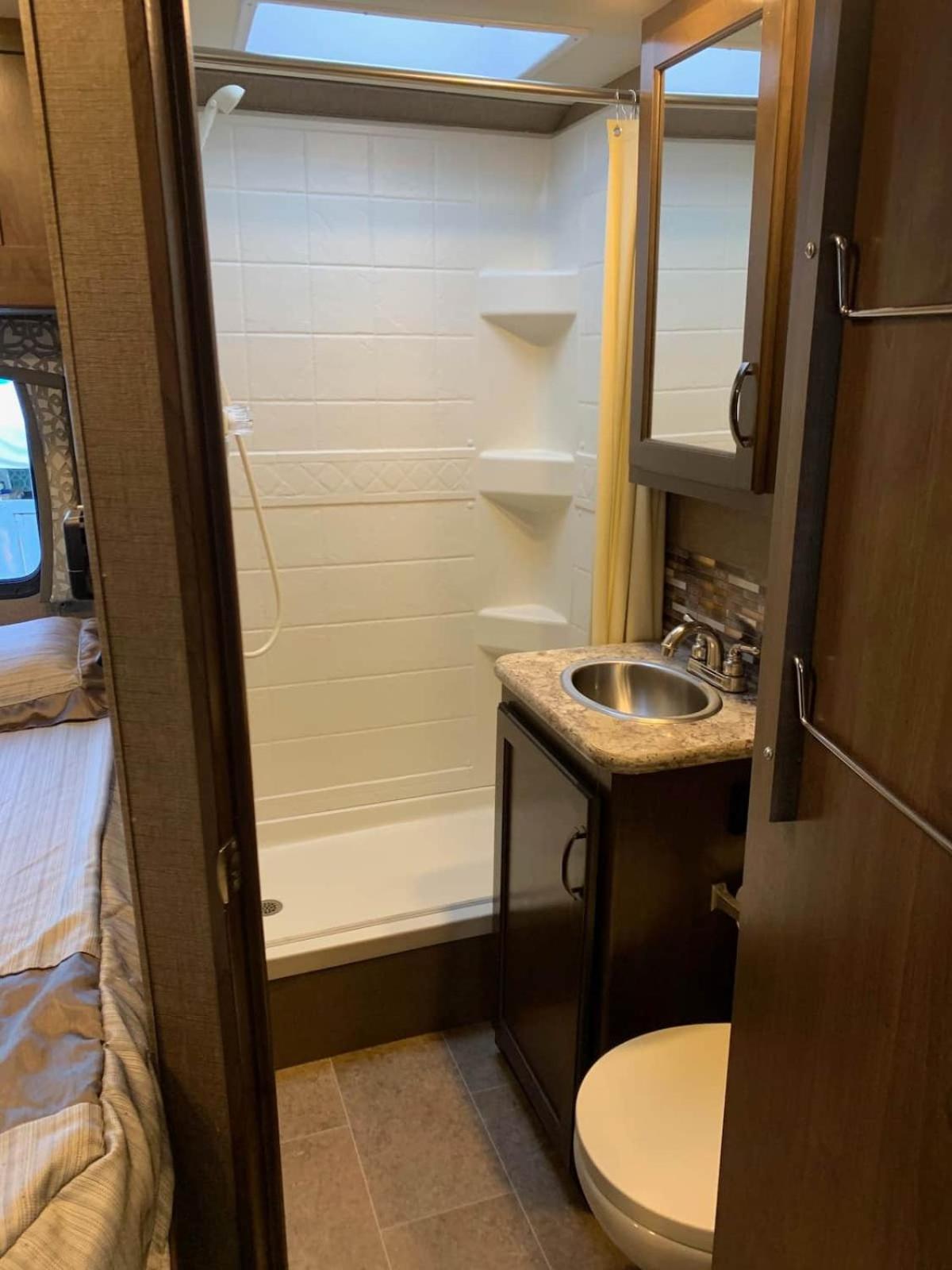 Mobile Home photo 3
