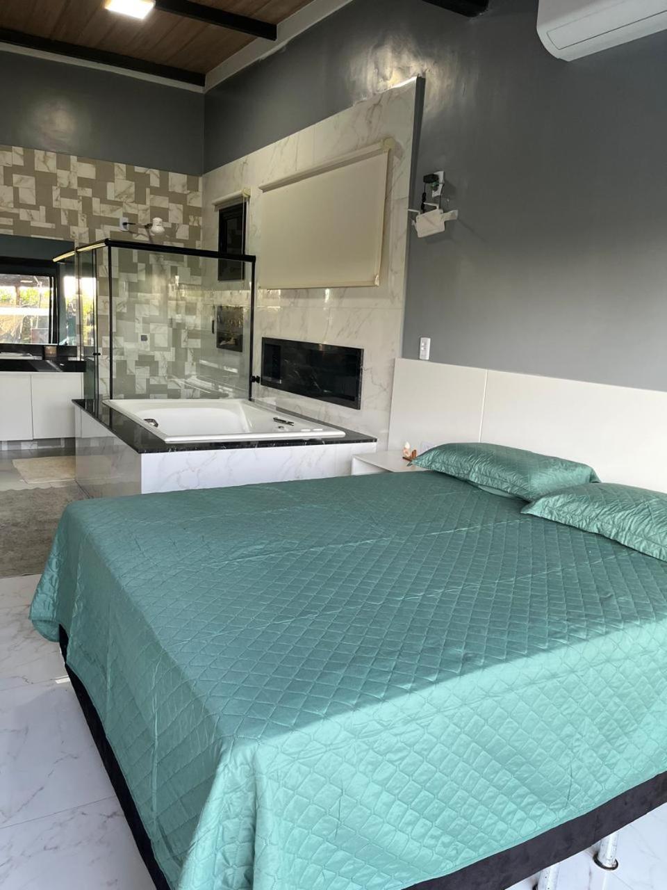 Four-Bedroom House photo 1