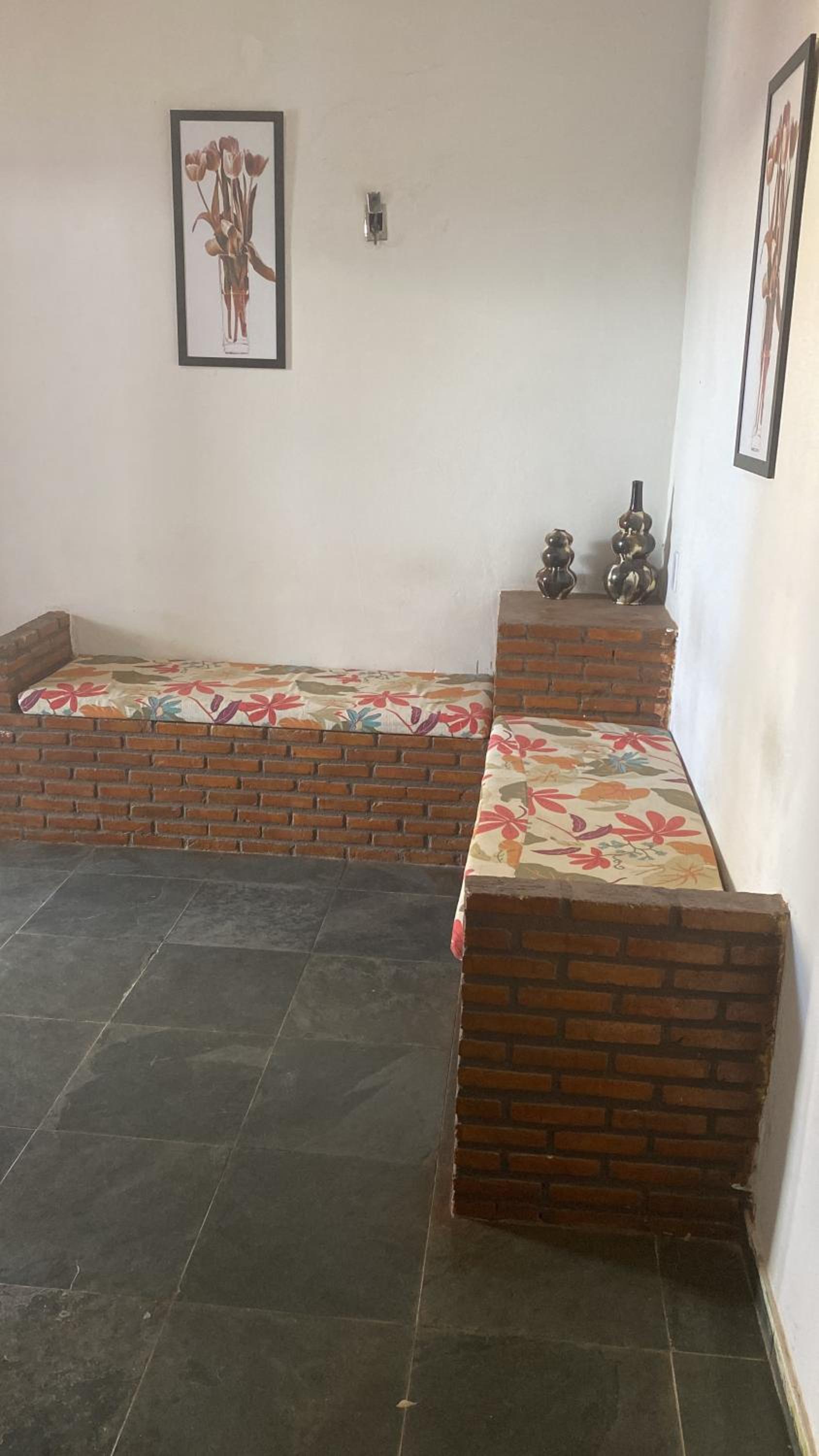 One-Bedroom House photo 1