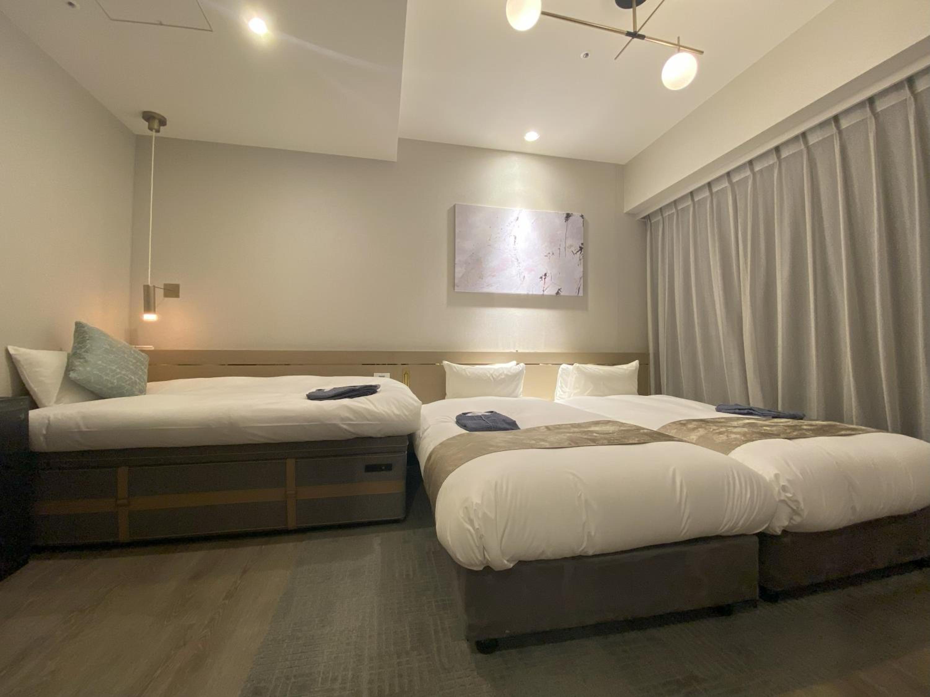 Basic Triple Room photo 3