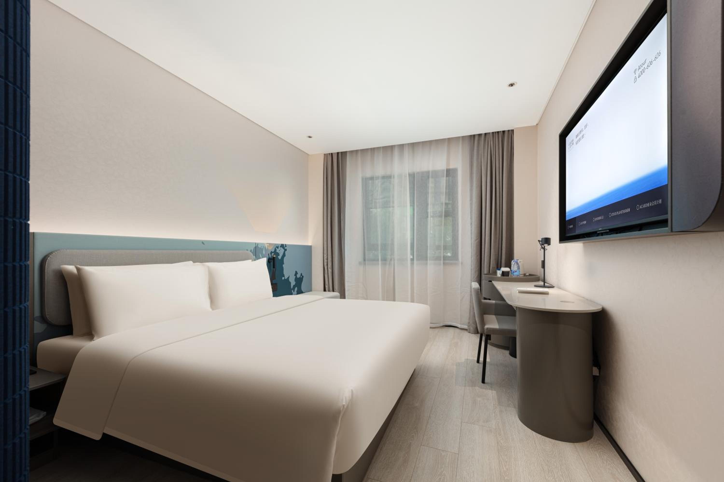 Comfort Queen Room