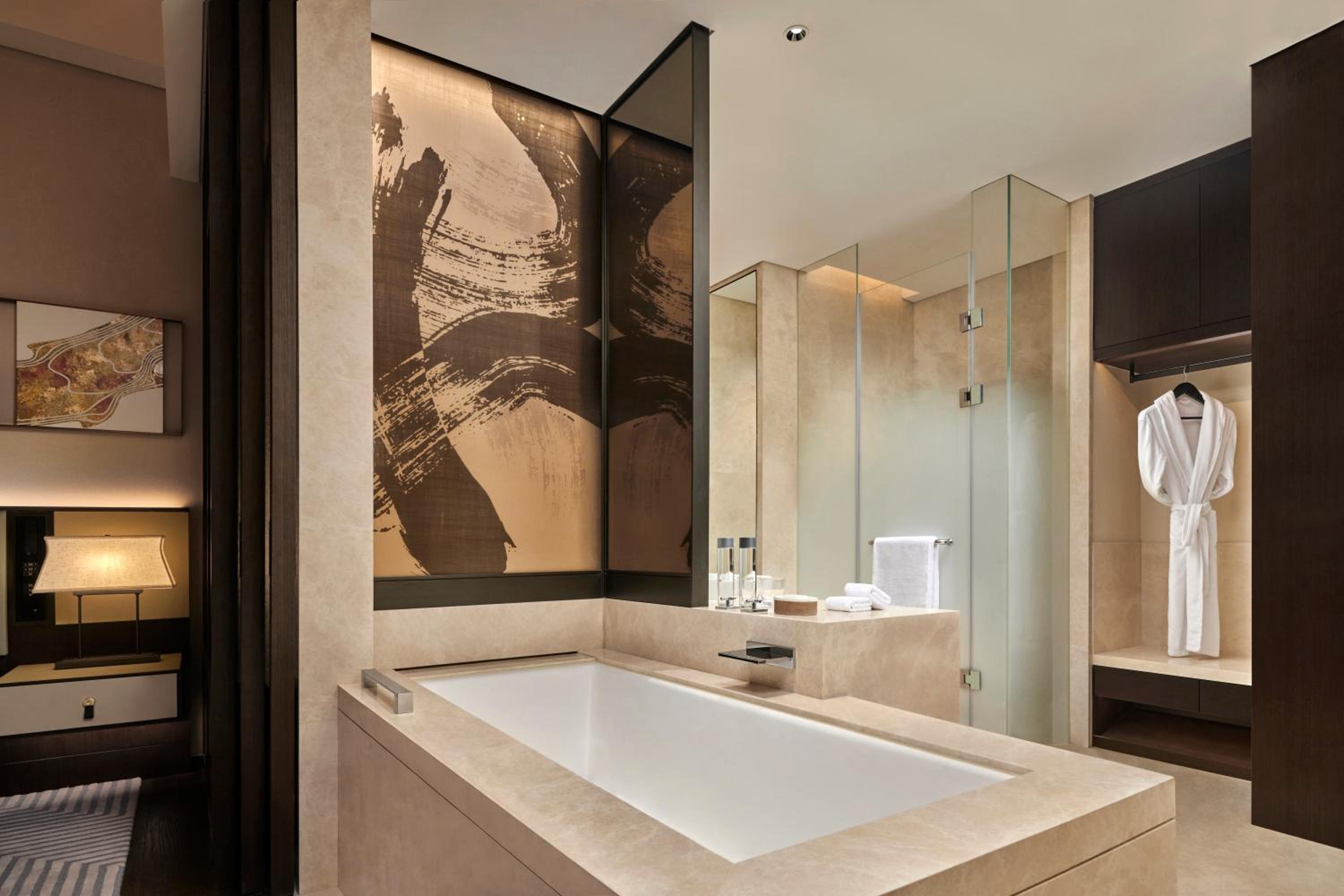 Deluxe Twin Room with Courtyard and Garden View photo 2