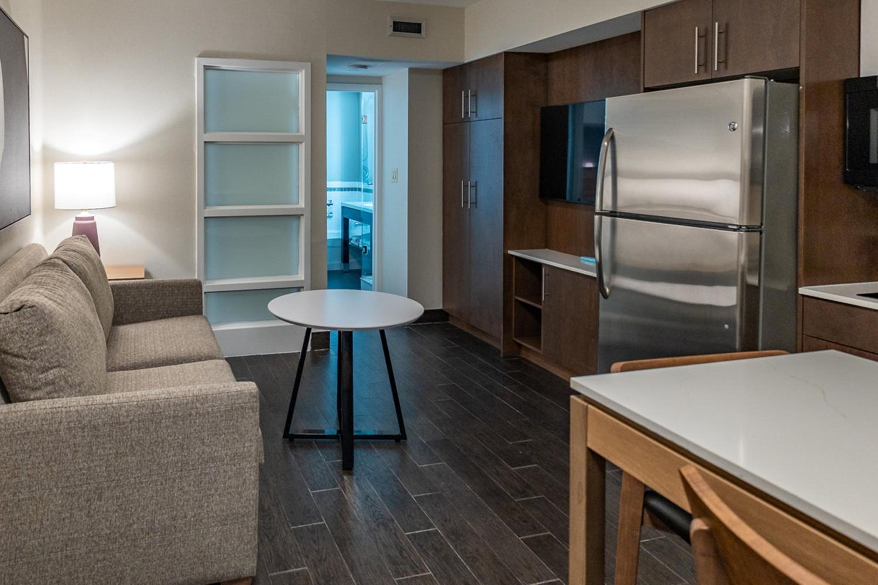 King Suite - Non-Smoking photo 1